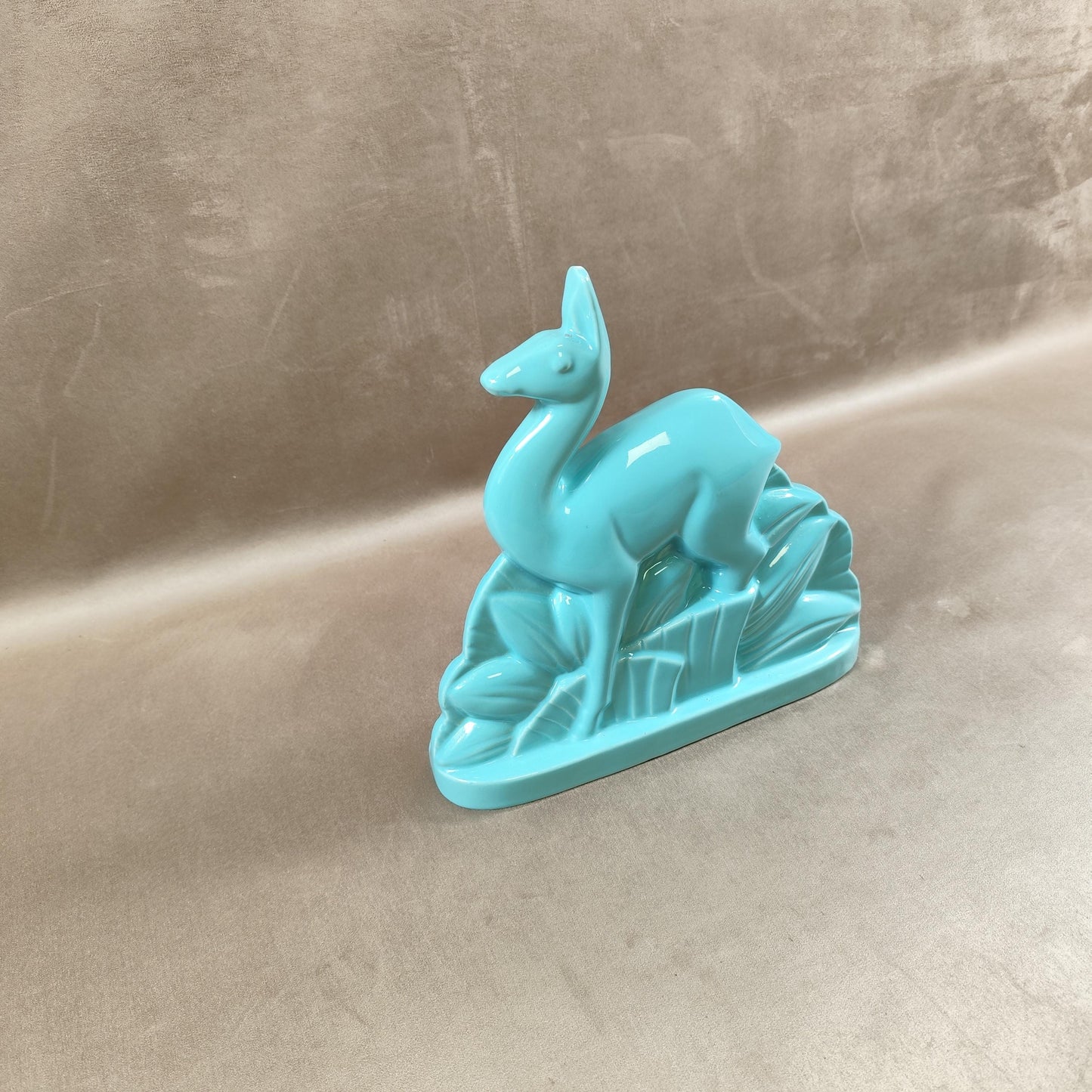 Cerf Art Déco signé St Clément en faïence émaillée bleu numéroté 587-2 Made in France Vintage 1930