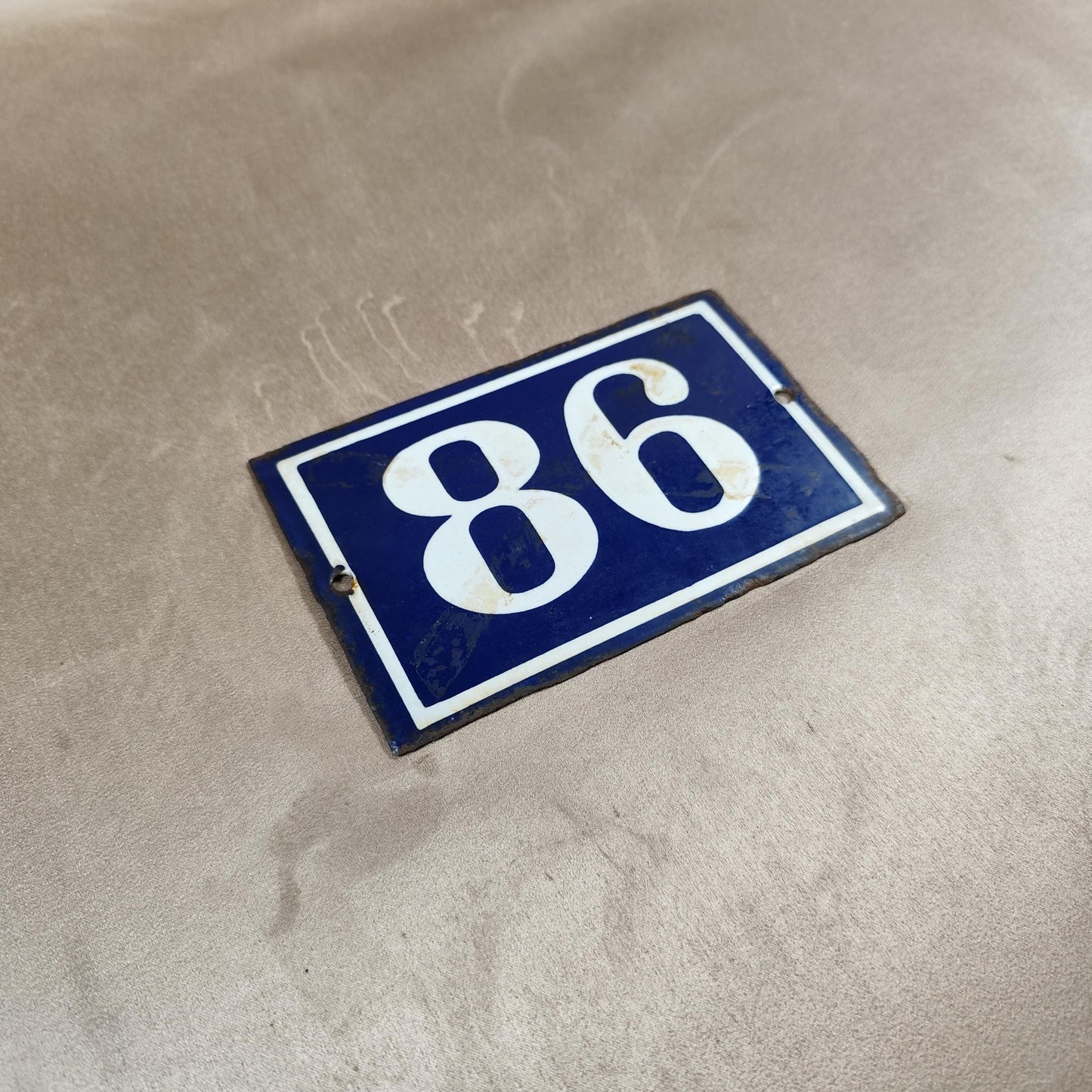 RARE Plaque de rue de ville Française Numéro 86 en tôle émaillée bleue Made in France Vintage 1900