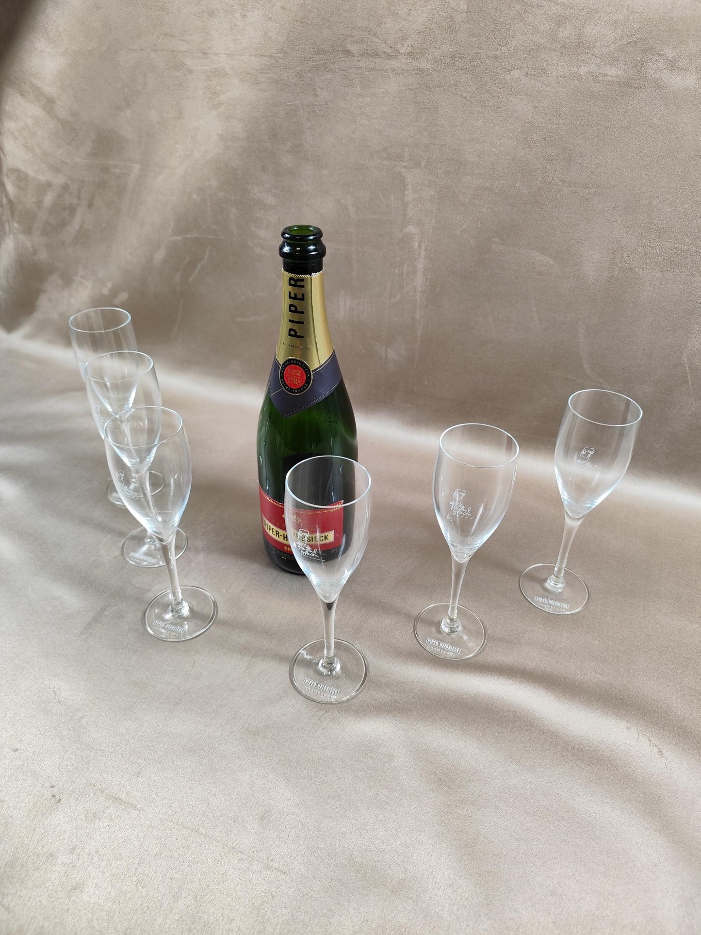 Lot de 6 flûtes à Champagne Piper-Heidsieck par Jean Paul Gaultier en cristal Made in France Vintage 1990
