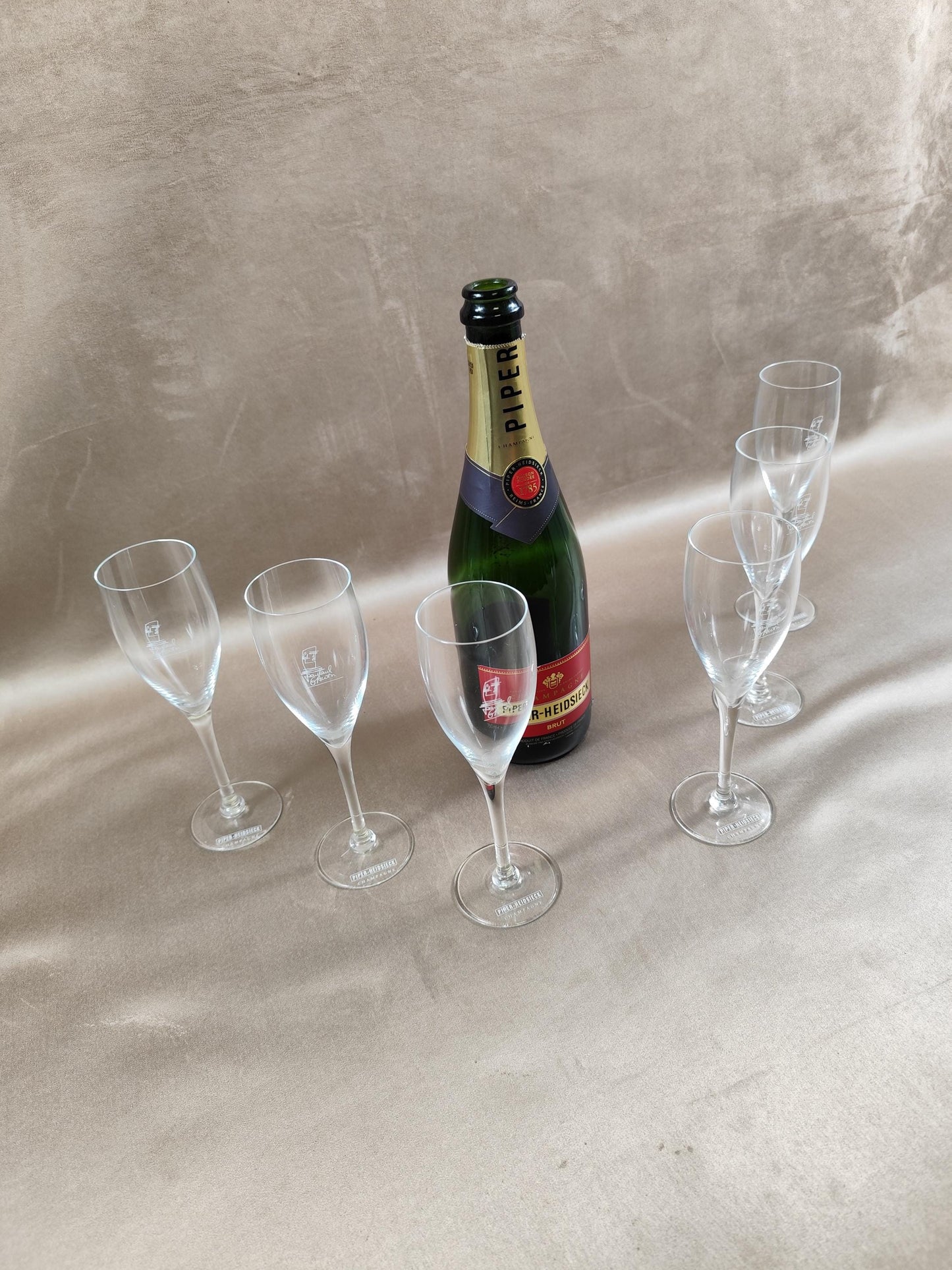 Lot de 6 flûtes à Champagne Piper-Heidsieck par Jean Paul Gaultier en cristal Made in France Vintage 1990