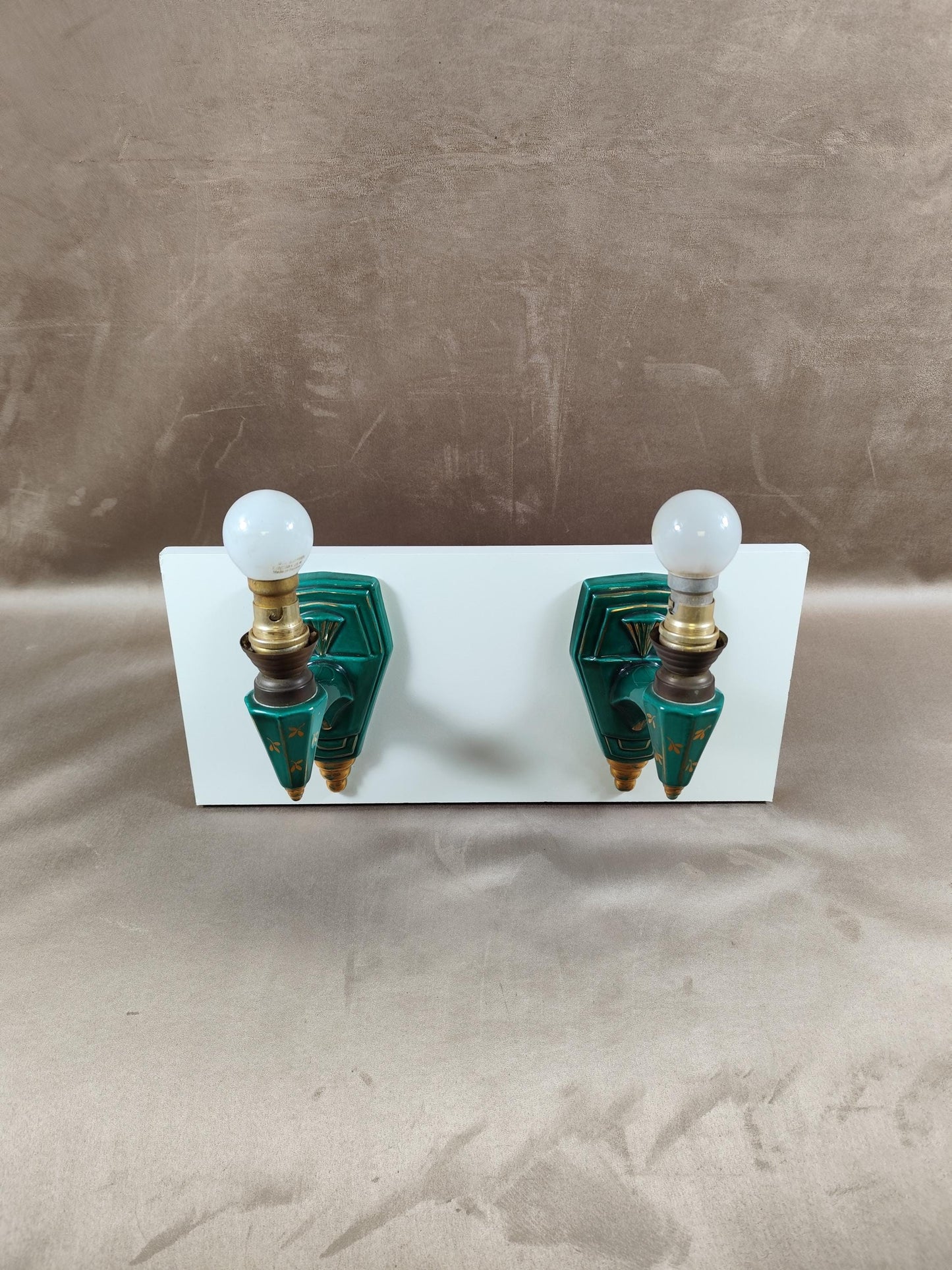 Lot de 2 appliques murales Art déco en céramique émaillée verte et dorée Made in France Vintage 1940