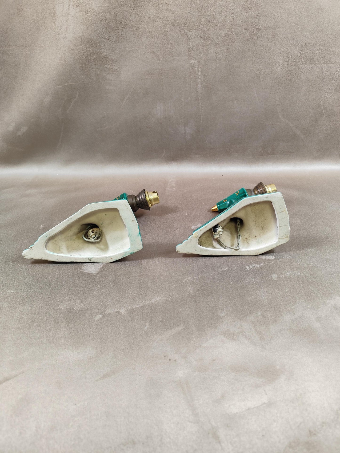 Lot de 2 appliques murales Art déco en céramique émaillée verte et dorée Made in France Vintage 1940