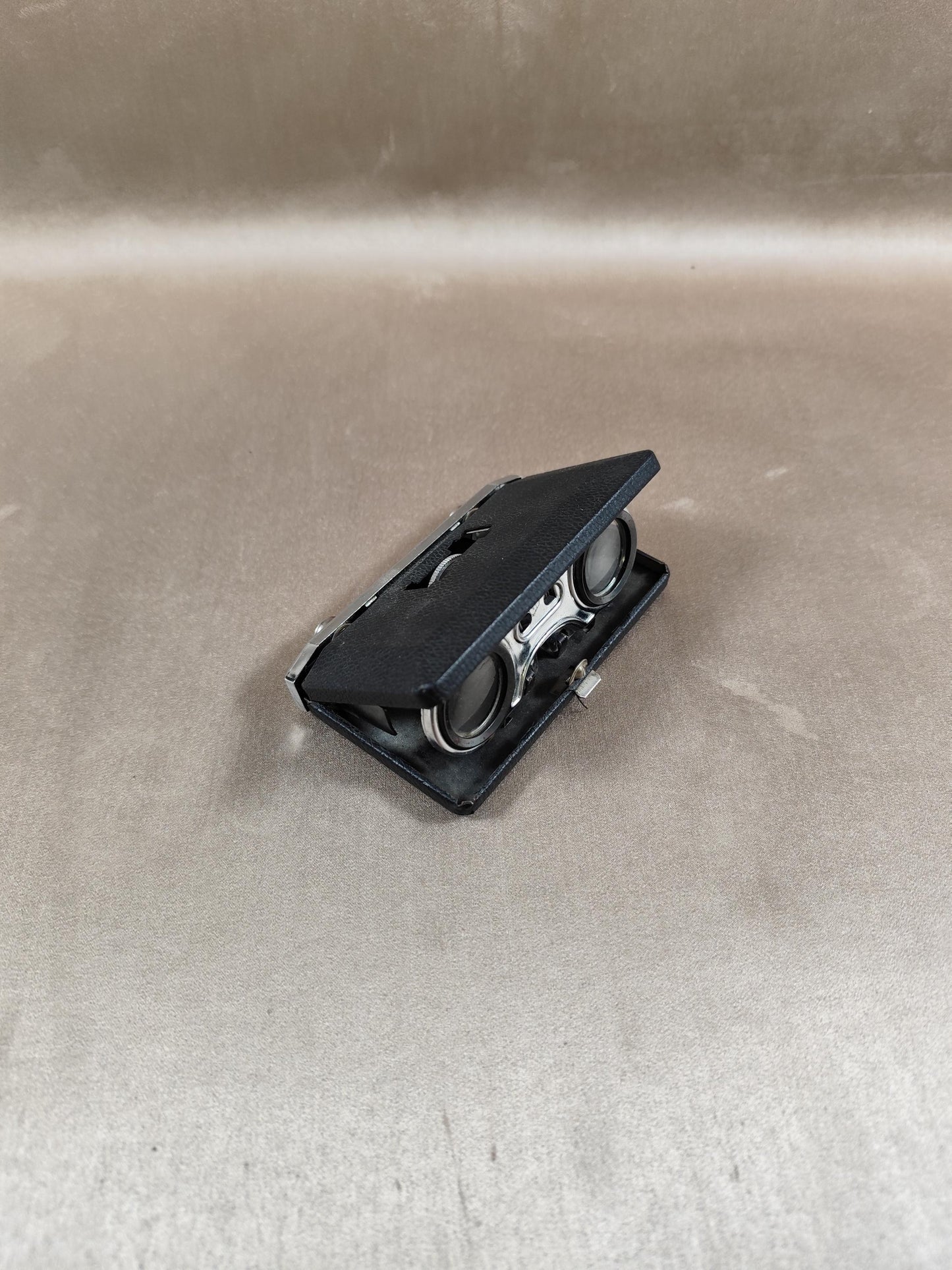 Paire de jumelles pliantes de spectacle Made in Japan Vintage 1960