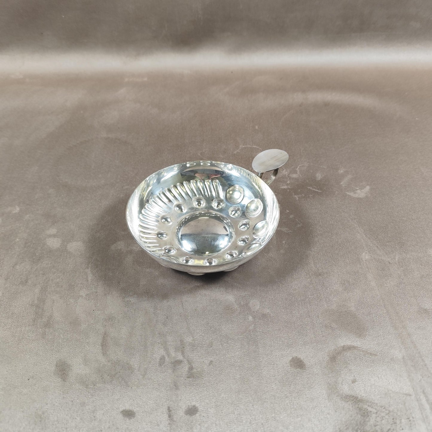 Tastevin en métal argenté avec Poinçon d'Orfèvre Made in France Vintage 1950