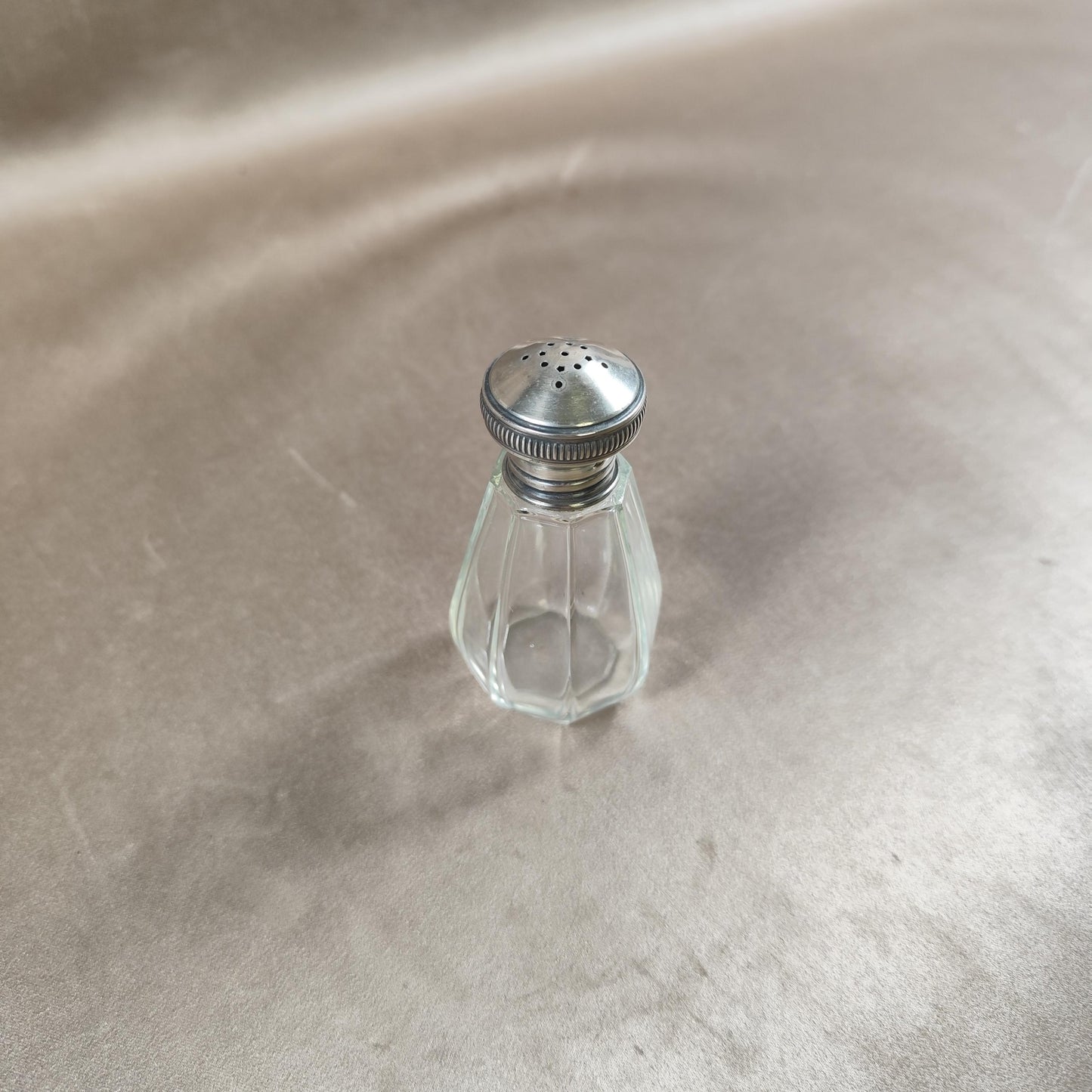 Saleron en argent massif et verre avec Poinçon d'Orfèvre Made in France Vintage 1900