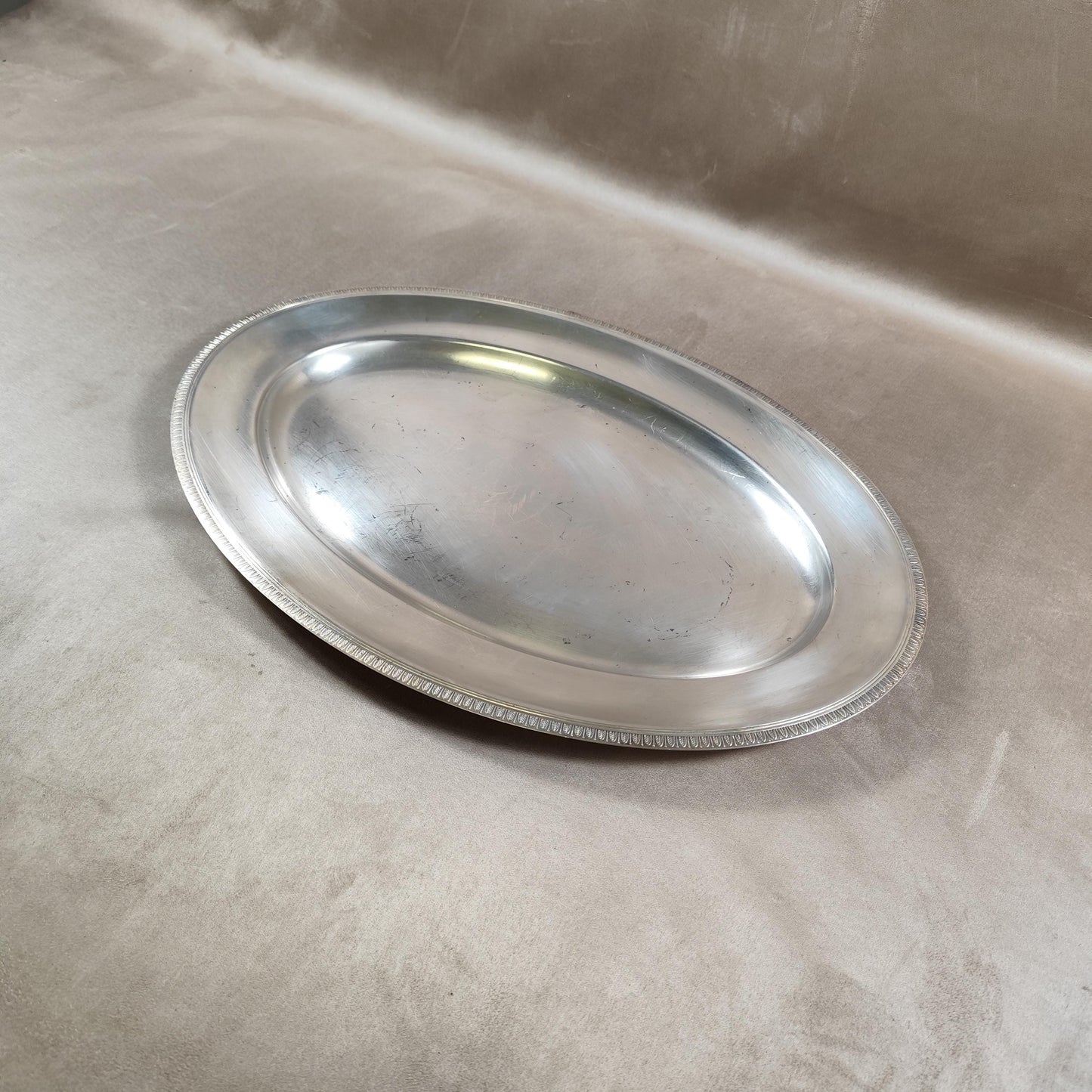 Plat Christofle en métal argenté ligne Malmaison avec poinçon d'orfèvre Made in France Vintage 1900