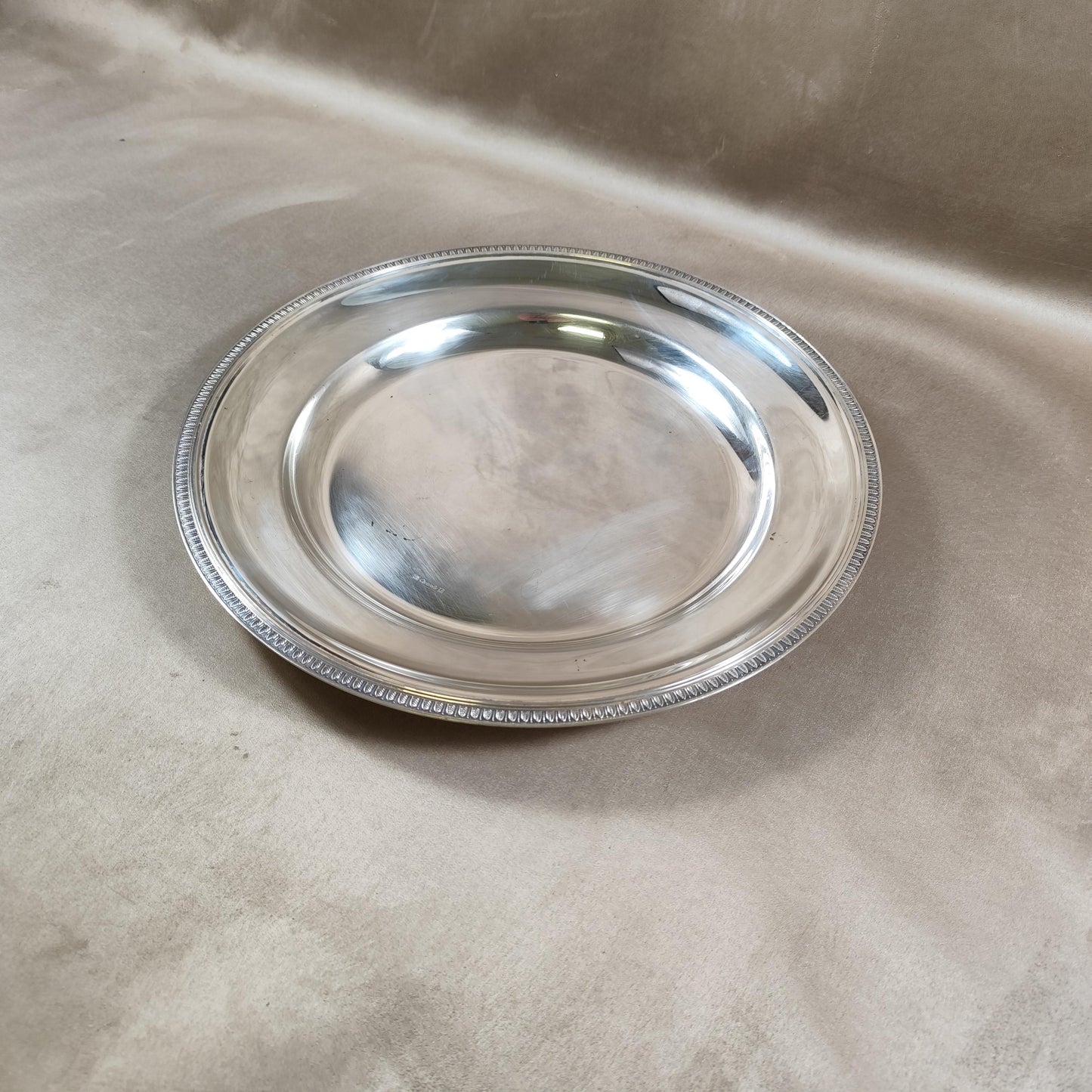 Plat Christofle en métal argenté ligne Malmaison avec poinçon d'orfèvre Made in France Vintage 1900