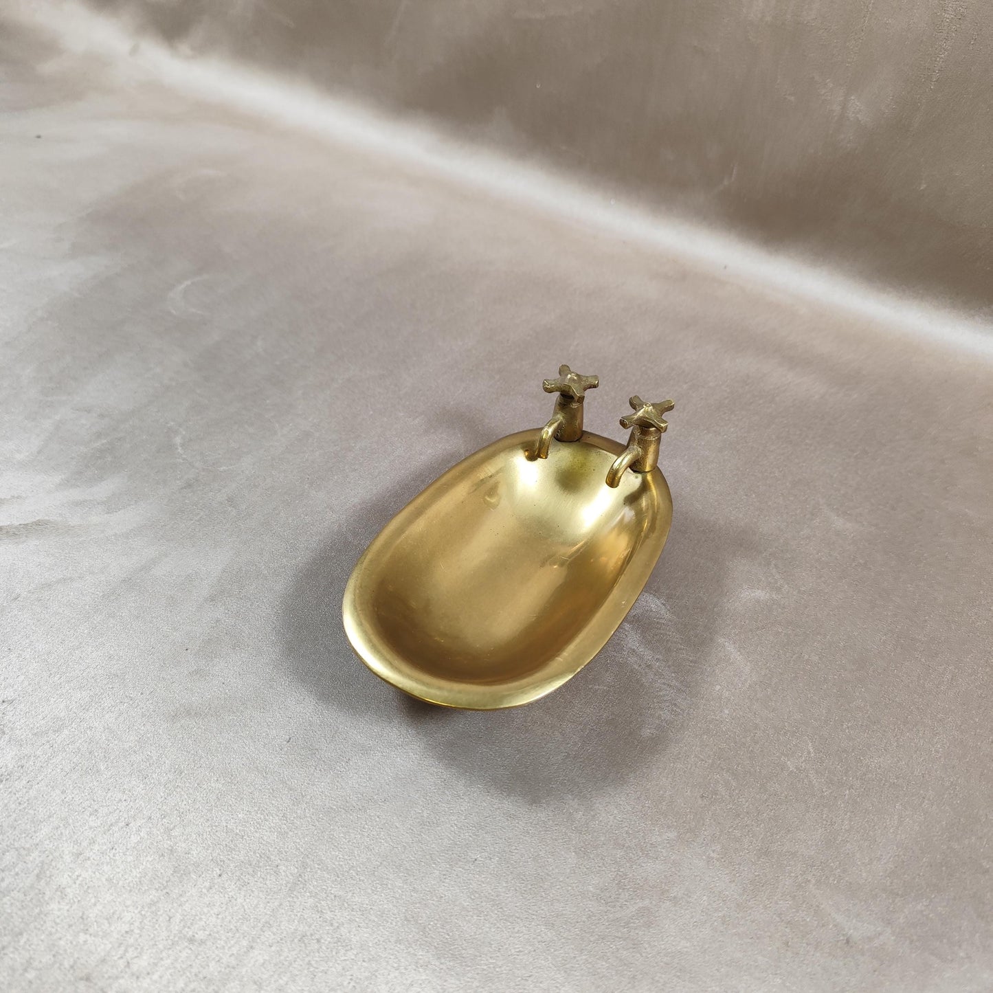 Porte savon en laiton massif en forme de baignoire Made in France 1980