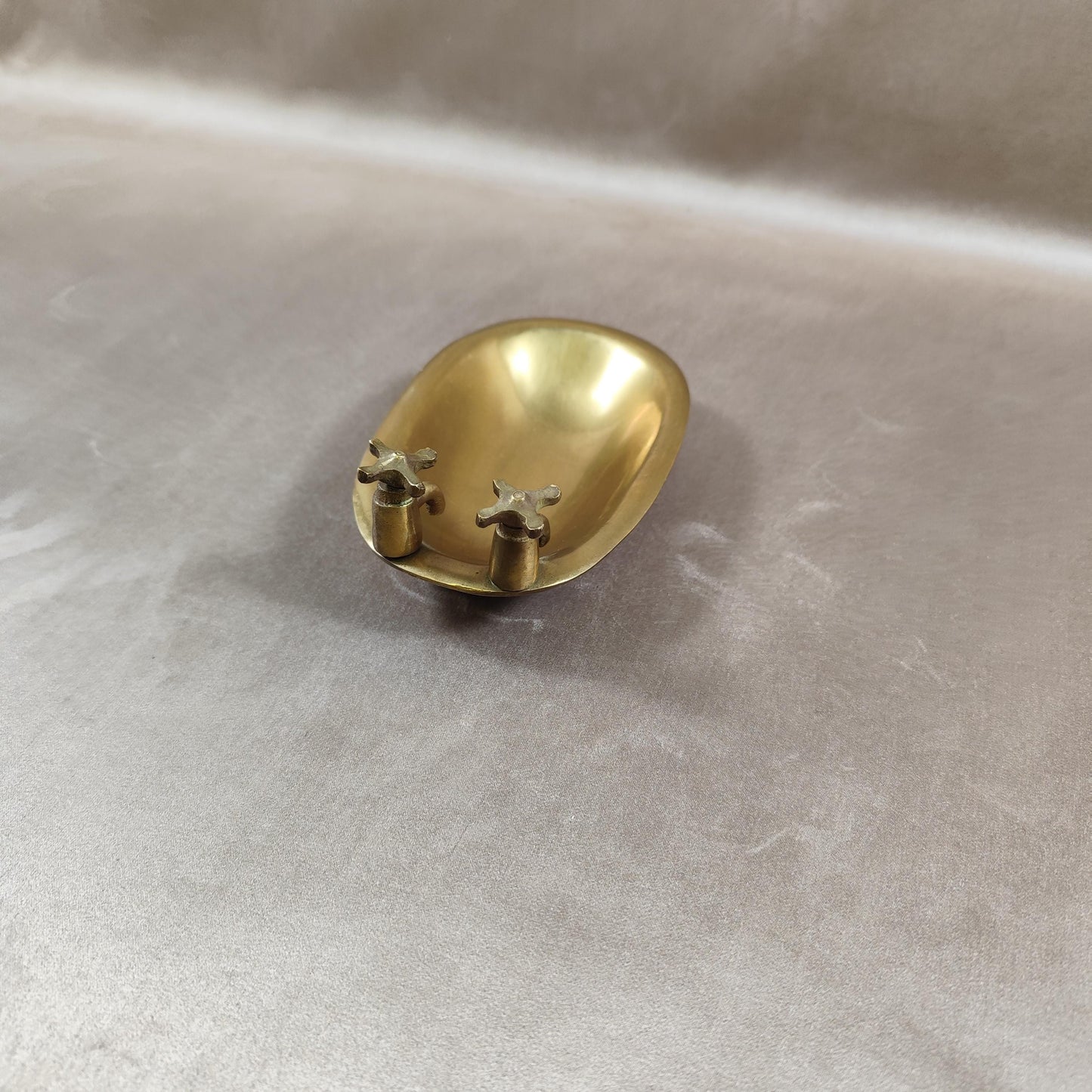 Porte savon en laiton massif en forme de baignoire Made in France 1980