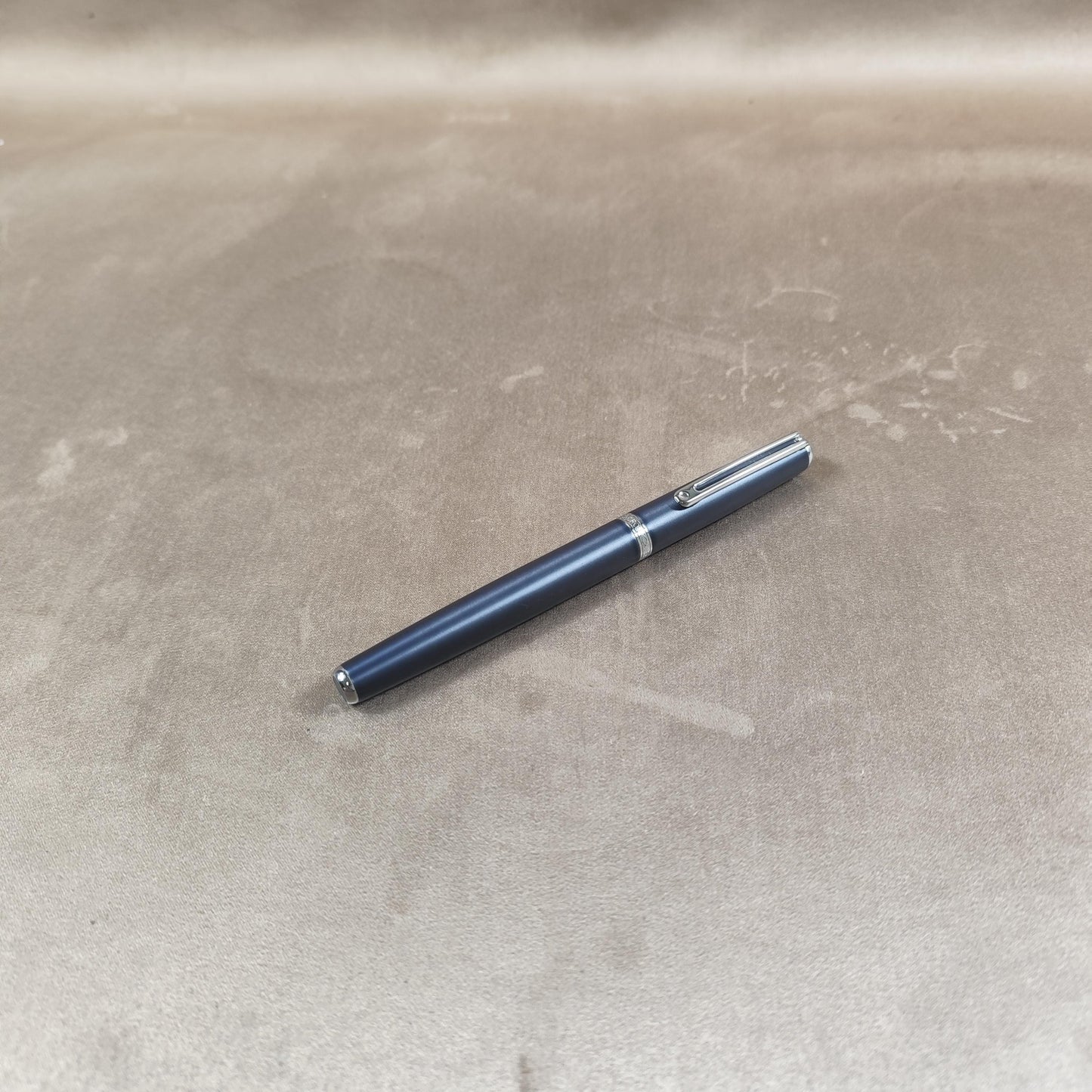 RARE Stylo roller Dom Ruinart gris métal Made in France Vintage 1980