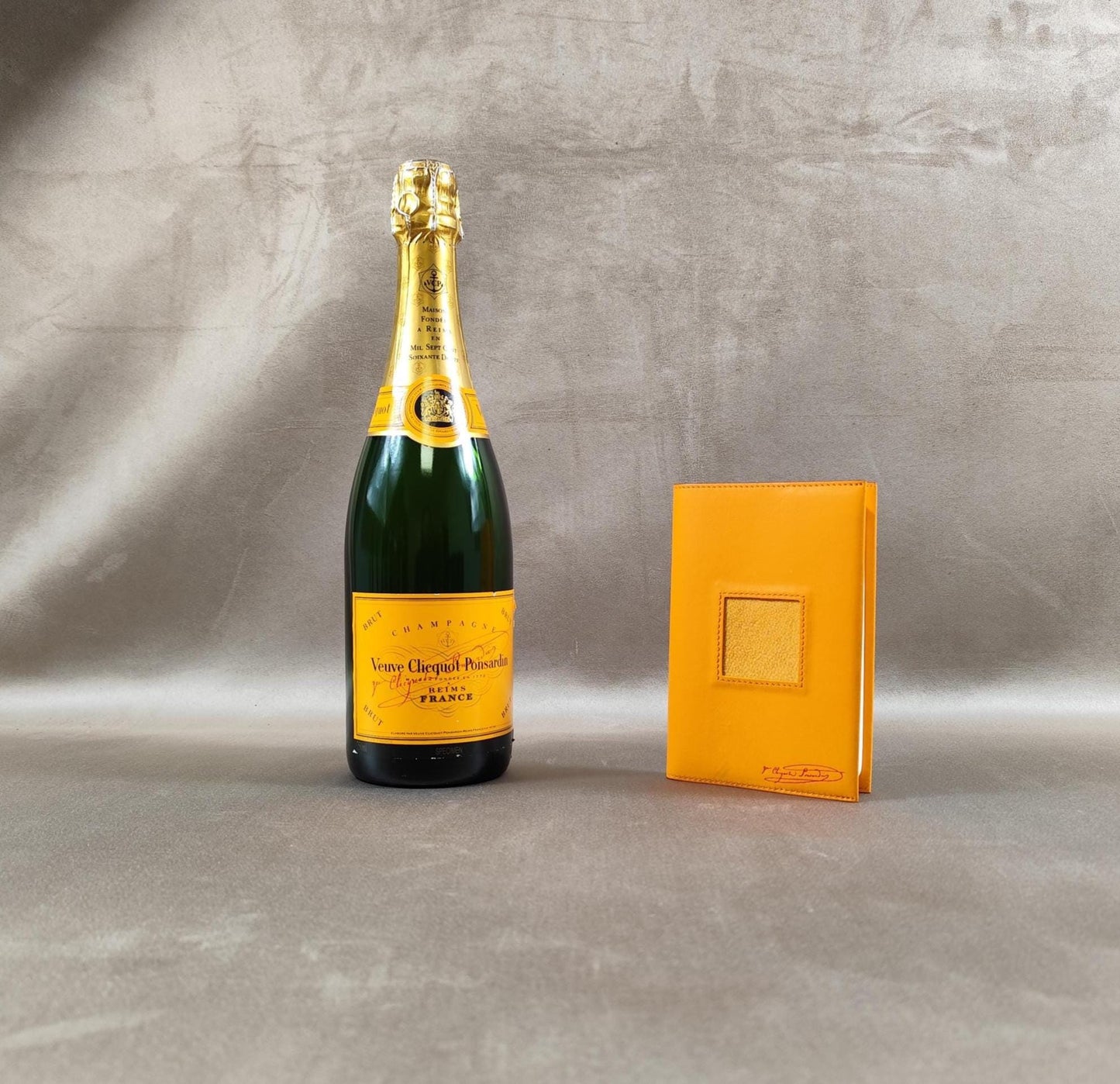 Carnet Champagne Veuve Clicquot Ponsardin en cuir galuchat Made in France Vintage 1990