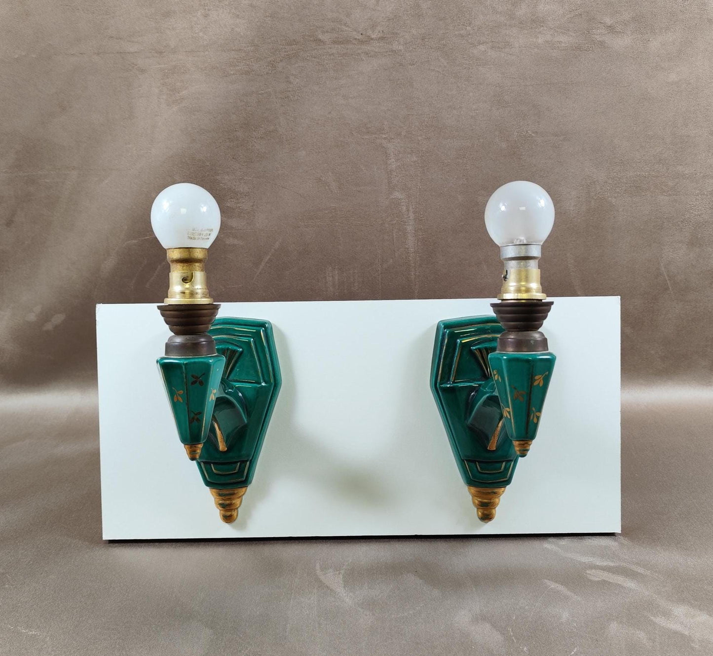 Lot de 2 appliques murales Art déco en céramique émaillée verte et dorée Made in France Vintage 1940