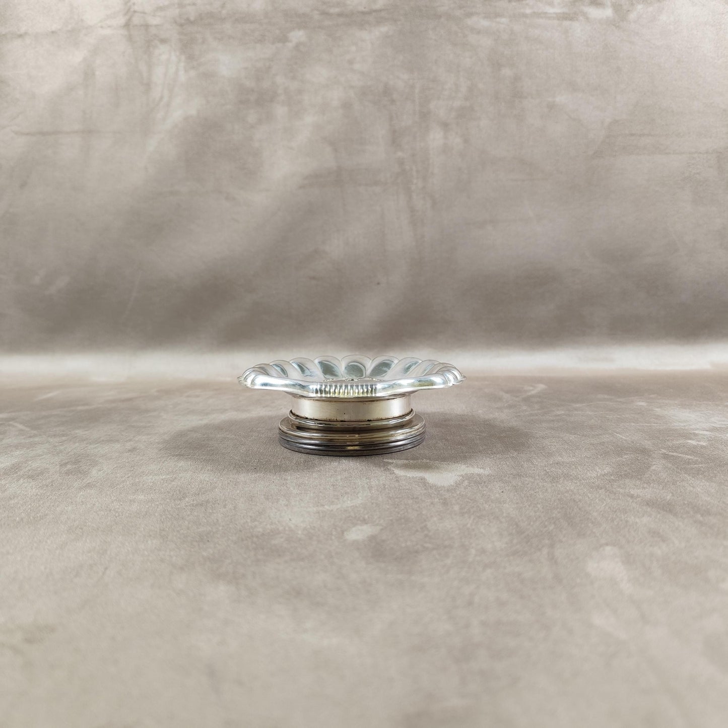 VERY RARE Moule à beurre glacé Coquillor en métal argenté Made in France Vintage 1950