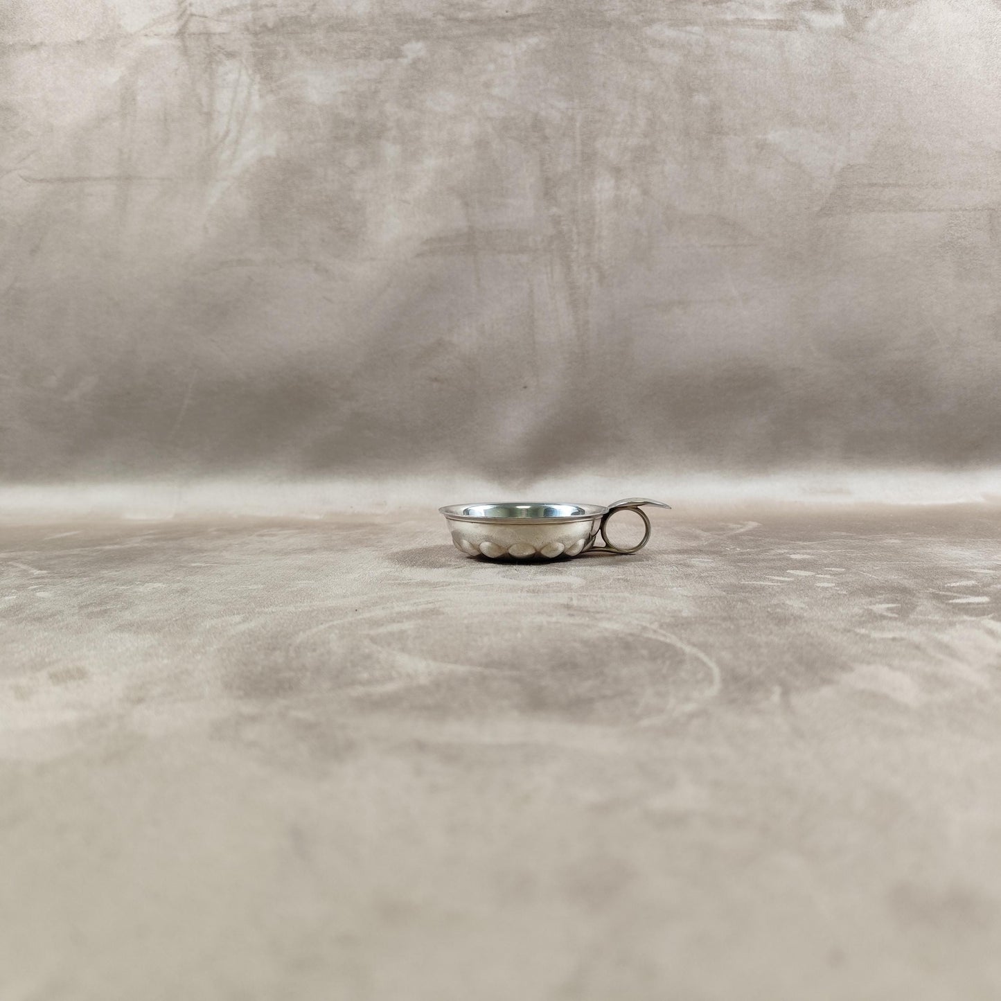 Tastevin en métal argenté avec Poinçon d'Orfèvre Made in France Vintage 1950