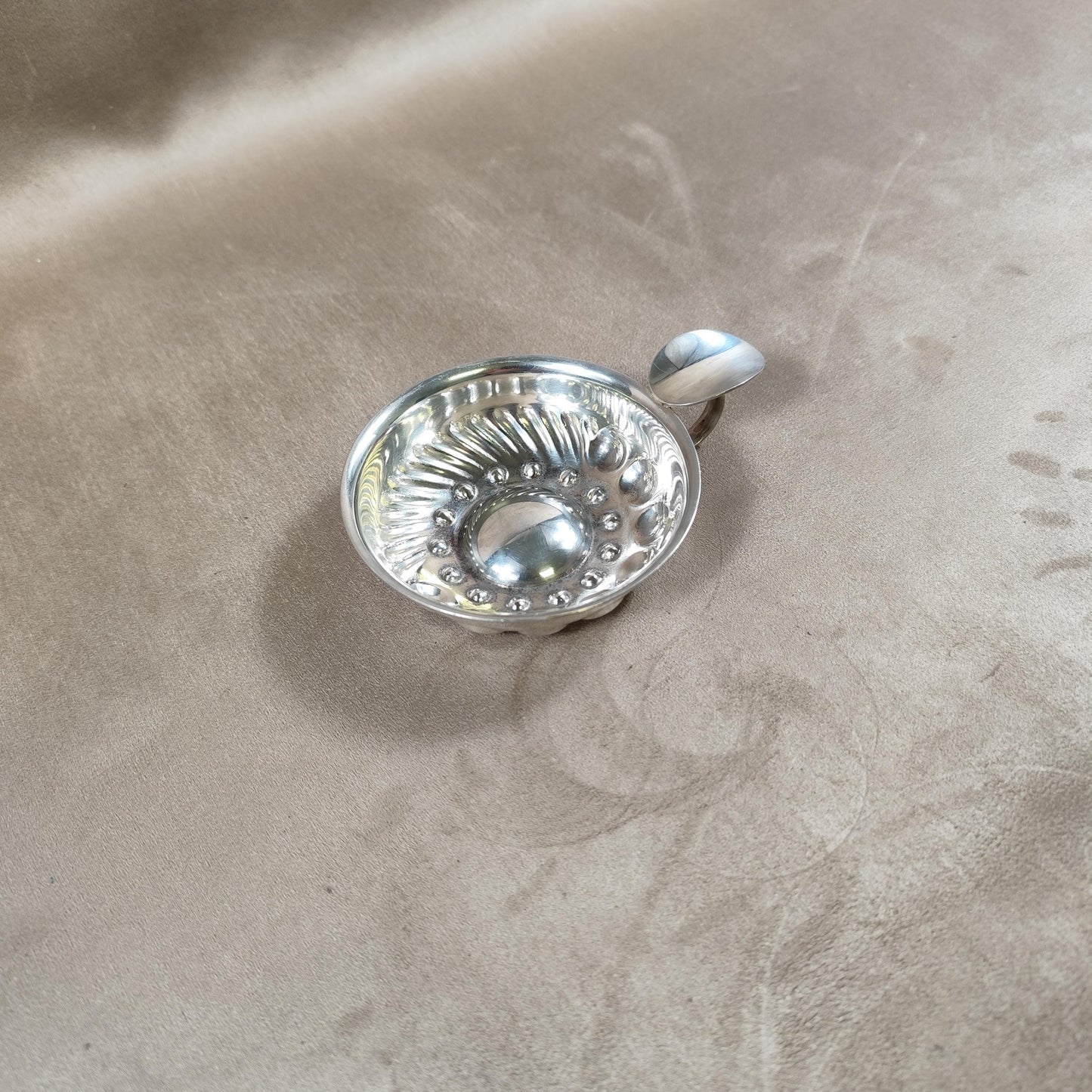 Tastevin en métal argenté avec Poinçon d'Orfèvre Made in France Vintage 1950