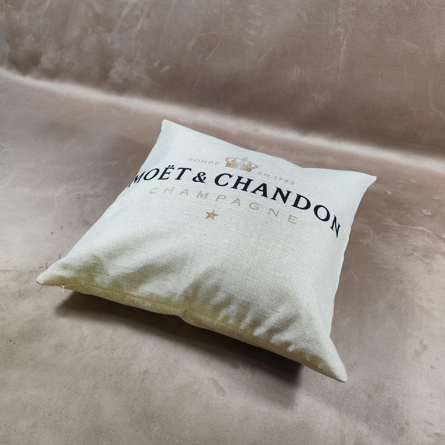 Coussin Champagne Moët et Chandon en coton Made in France Vintage 1990