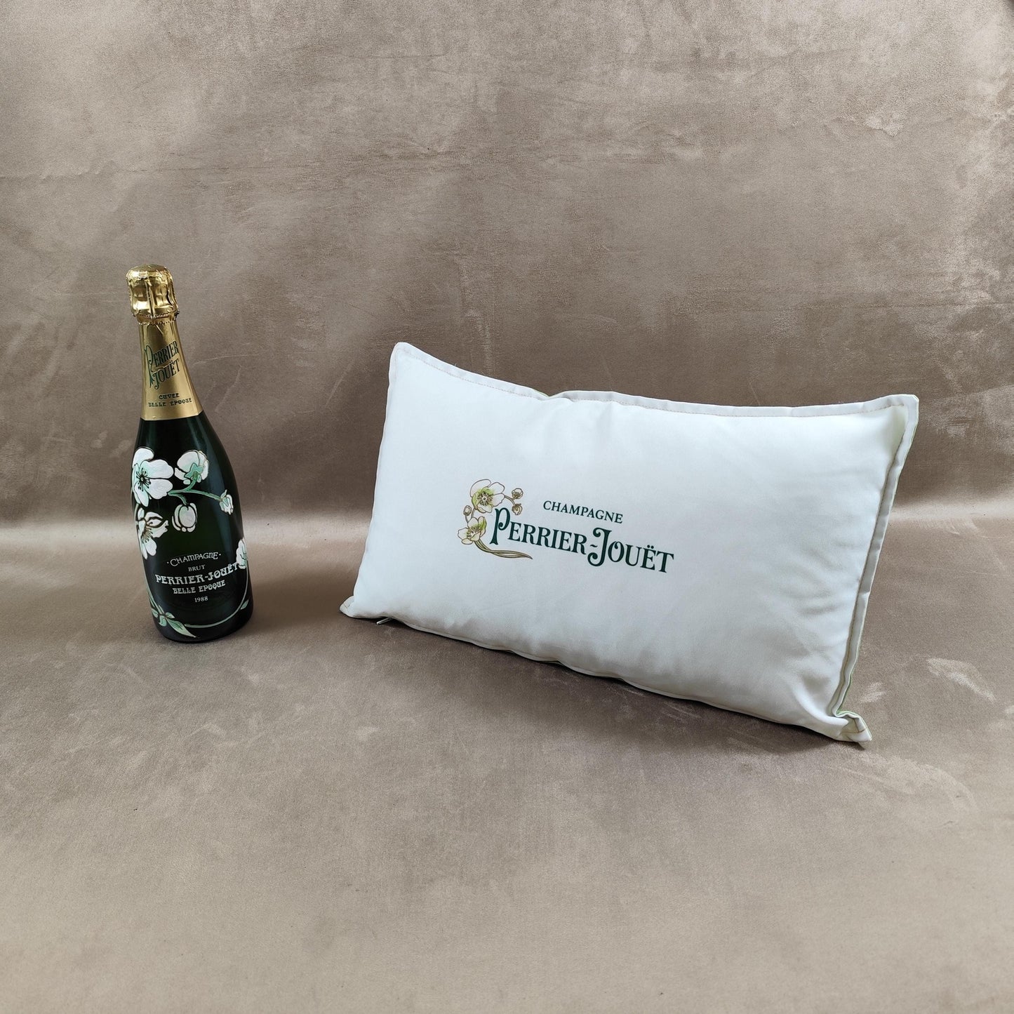 Coussin Champagne Perrier-Jouet beige et vert en coton Made in France Vintage 1990