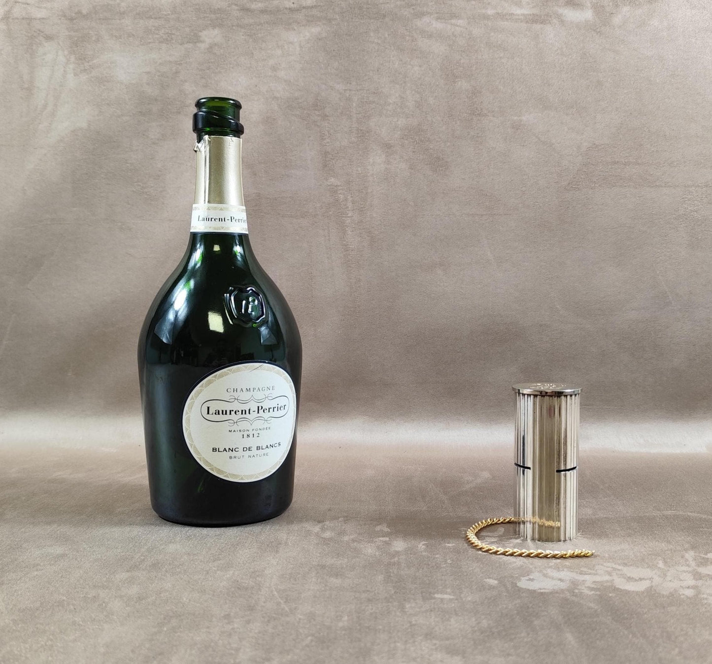 Bouchon stoppeur pour bouteille de Champagne Laurent-Perrier en métal argenté Made in France Vintage 1970