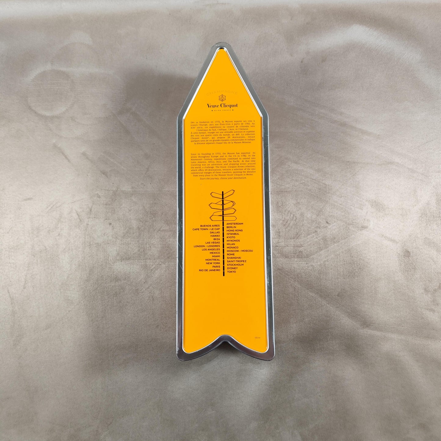 RARE Veuve Clicquot boite en métal orange panneau flèche BANGKOK Made in France Vintage 1990