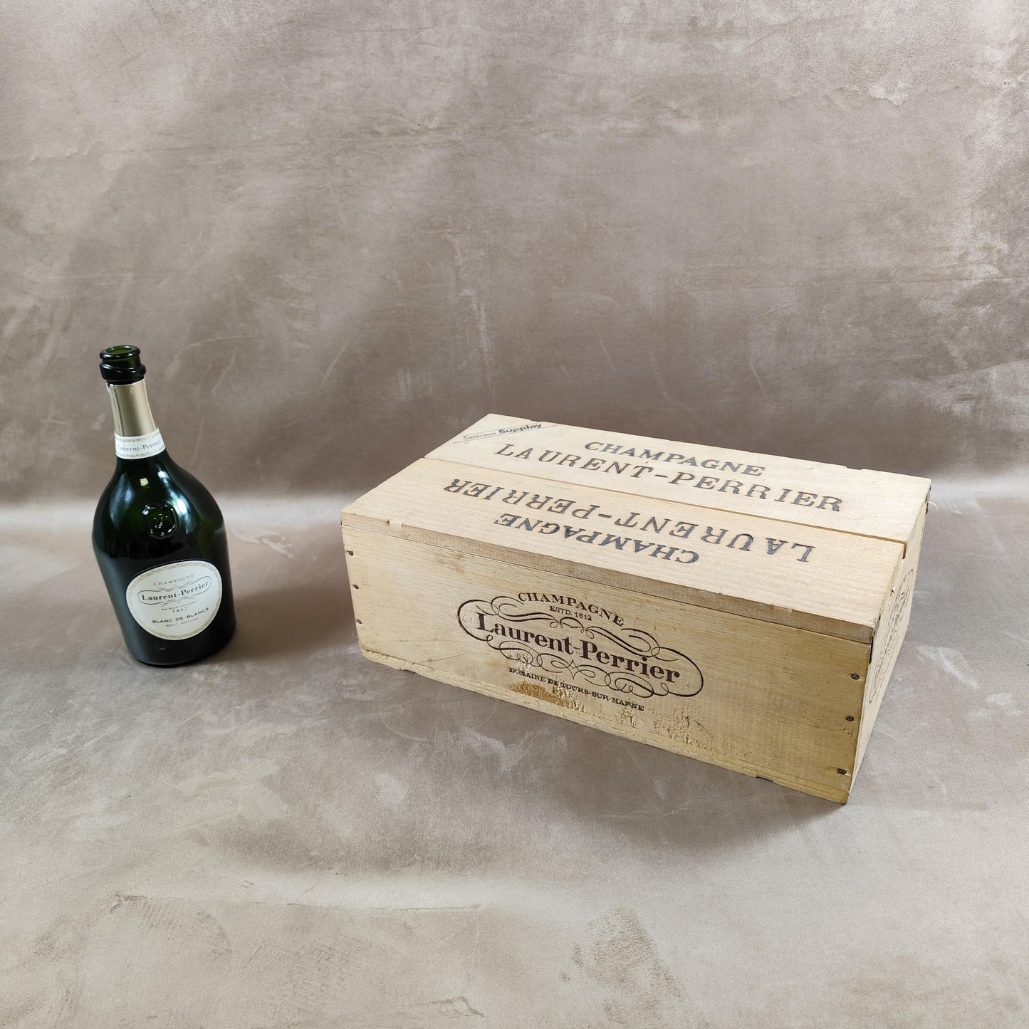 Caisse en Bois pour Bouteilles de Champagne Laurent Perrier Made in France Vintage 1980