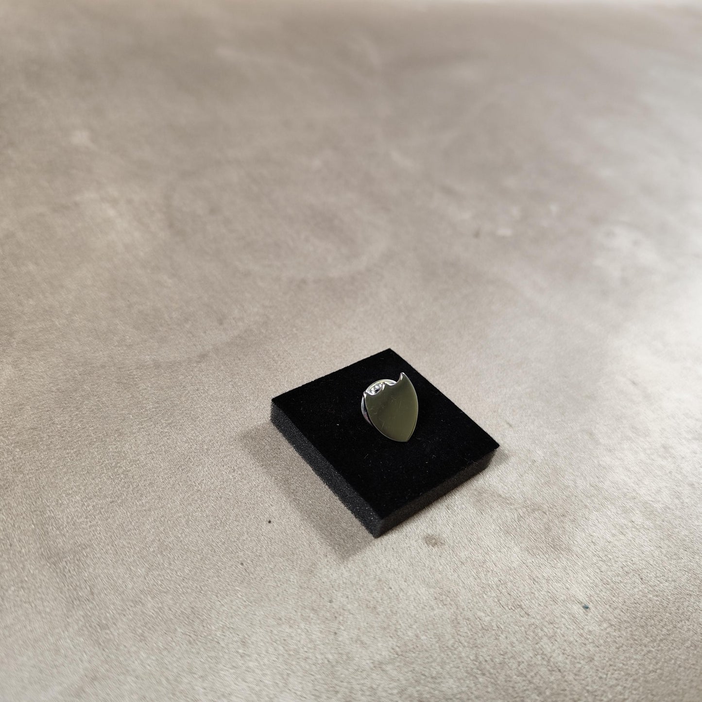 Pin's en Métal Champagne Dom Pérignon Made in France Vintage 1980