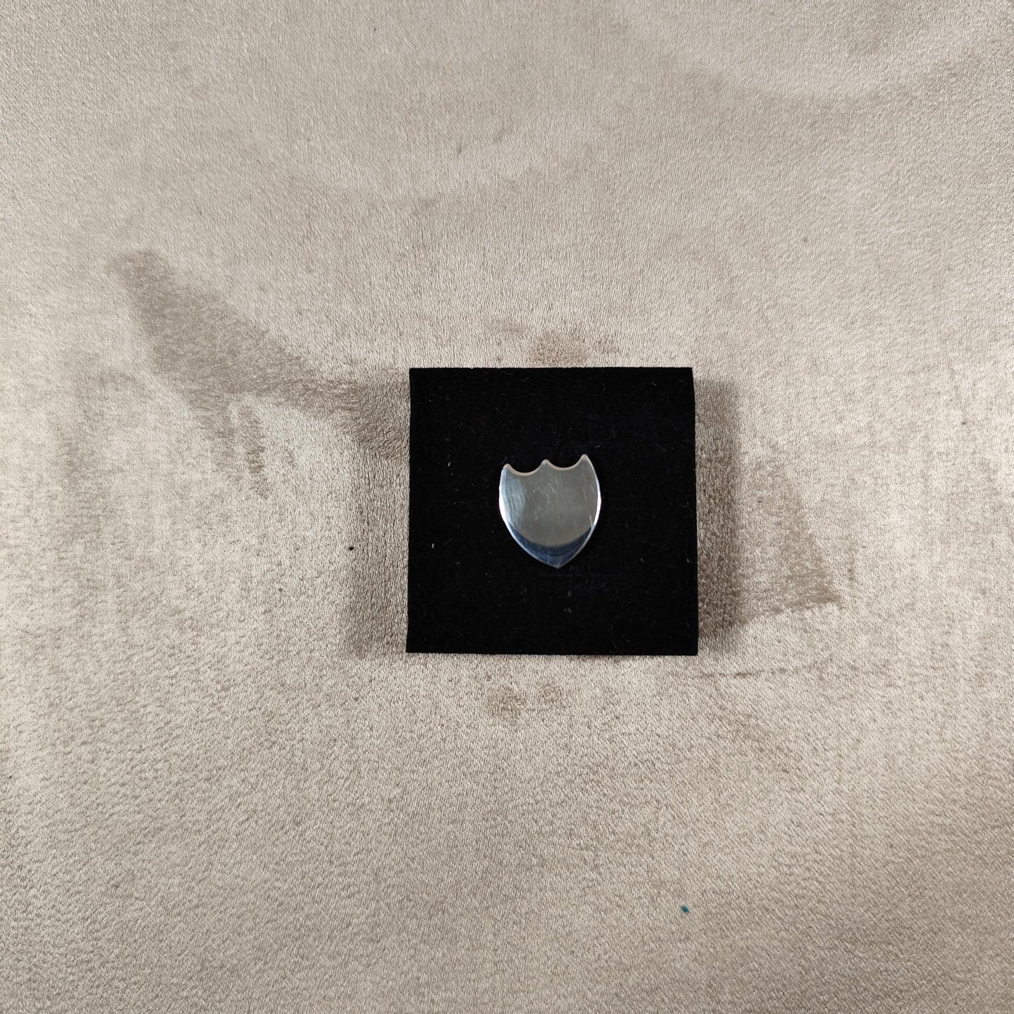 Pin's en Métal Champagne Dom Pérignon Made in France Vintage 1980