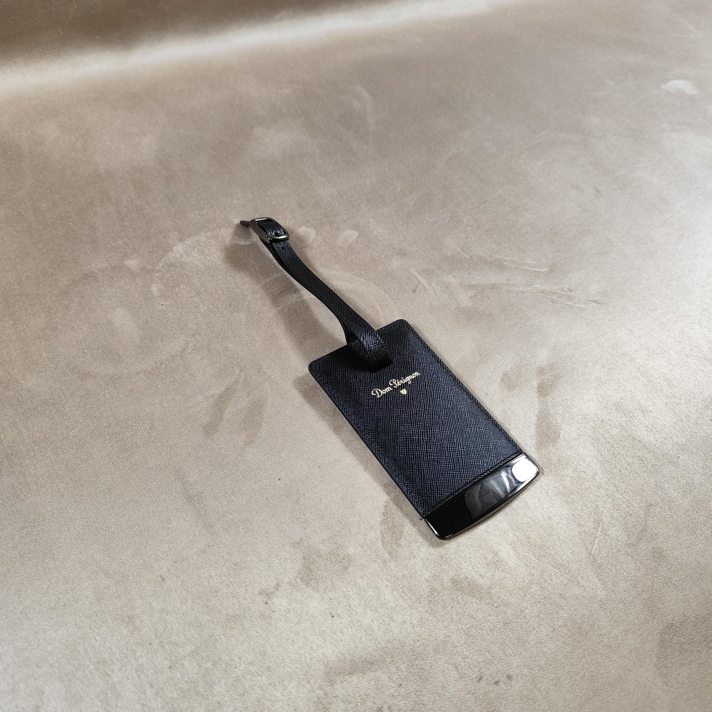 Etiquette à bagage en cuir Champagne Dom Perignon Made in France Vintage 1990