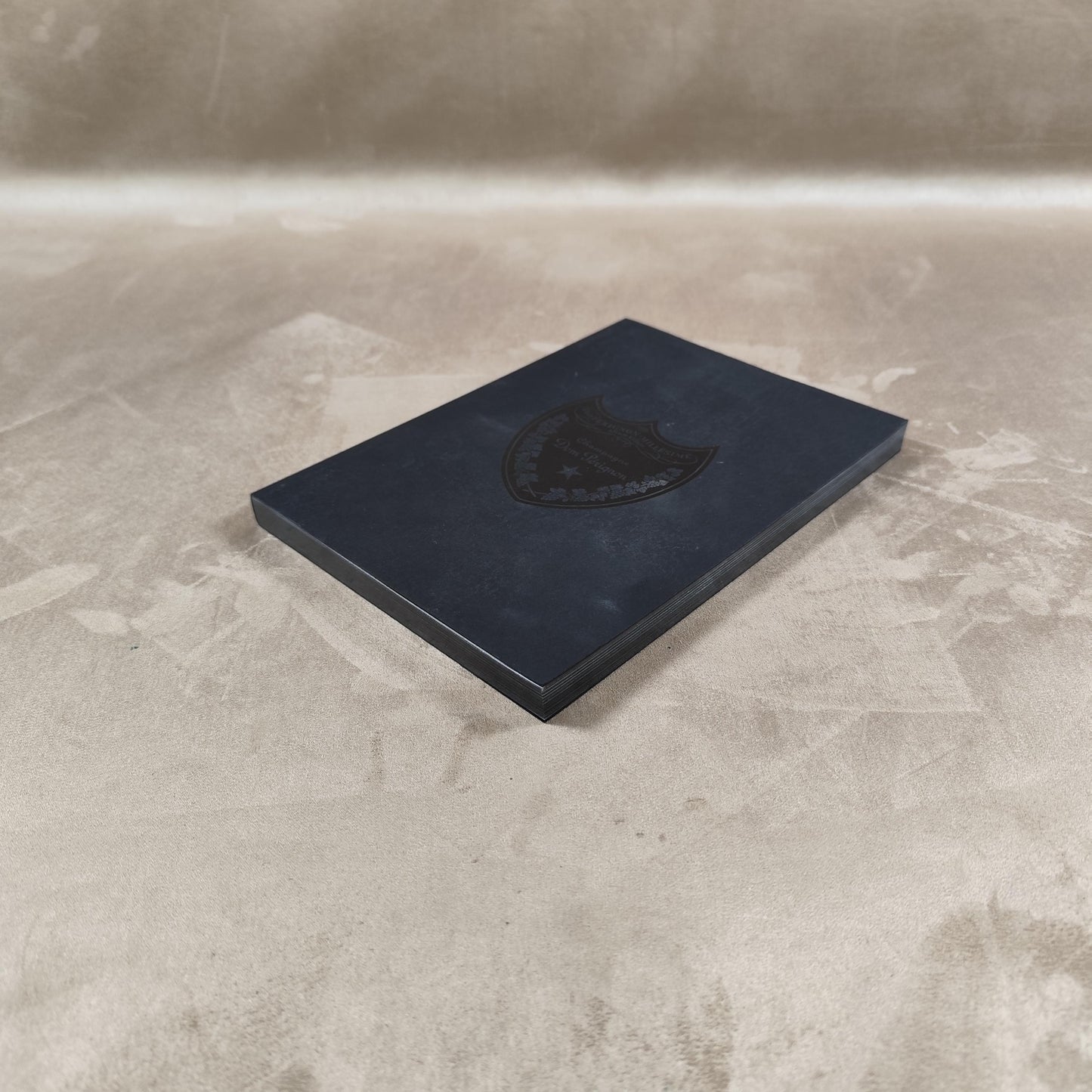 RARE Champagne Dom Perignon Carnet noir Made in France Vintage 1990