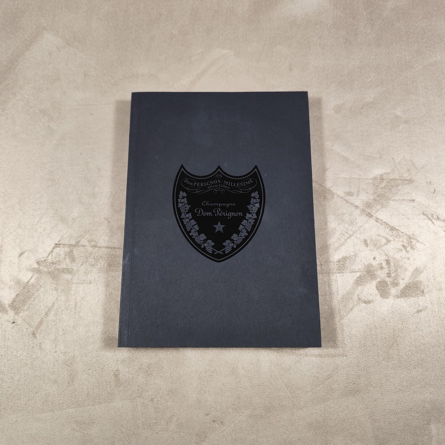 RARE Champagne Dom Perignon Carnet noir Made in France Vintage 1990