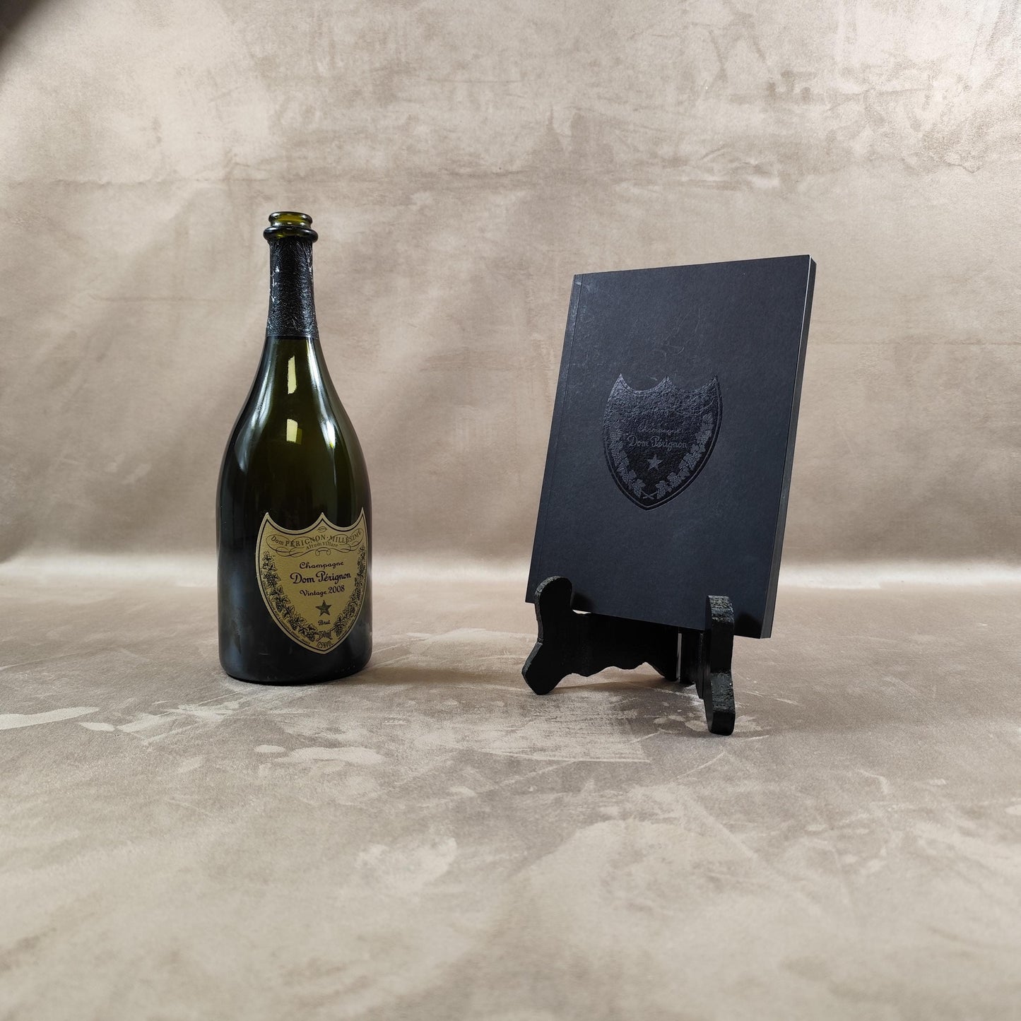 RARE Champagne Dom Perignon Carnet noir Made in France Vintage 1990