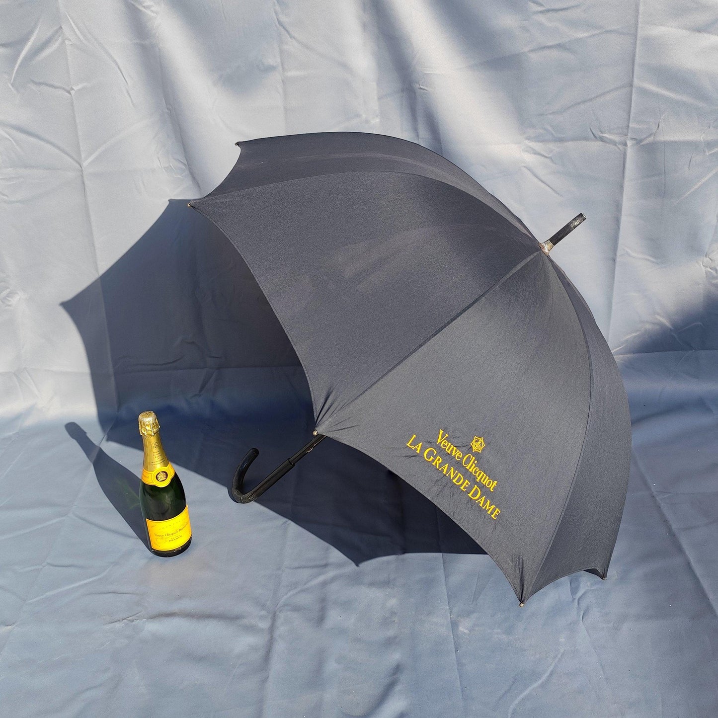 RARE Parapluie Champagne Veuve Clicquot Grande Dame Made in France Vintage 1990