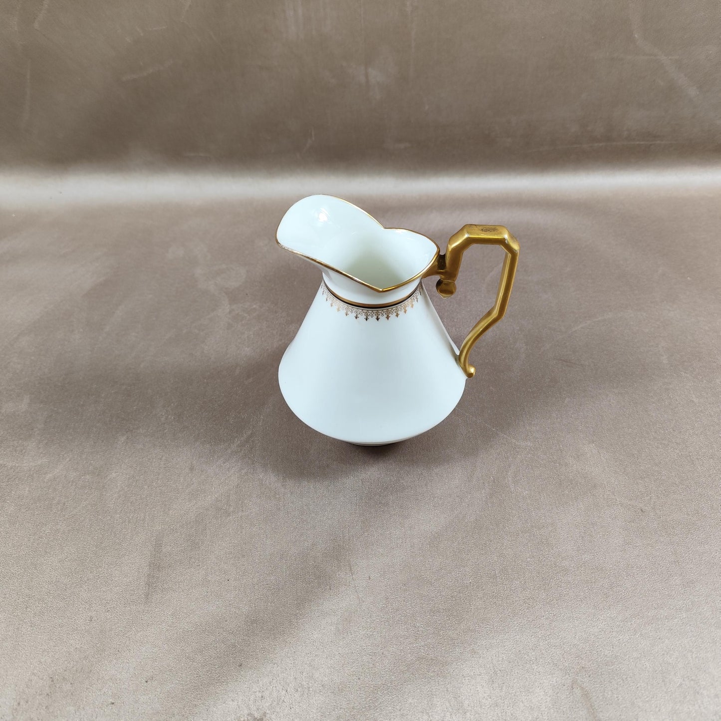 Pichet pot à lait Mansard Rue de Paradis en porcelaine blanche Made in France Vintage 1900