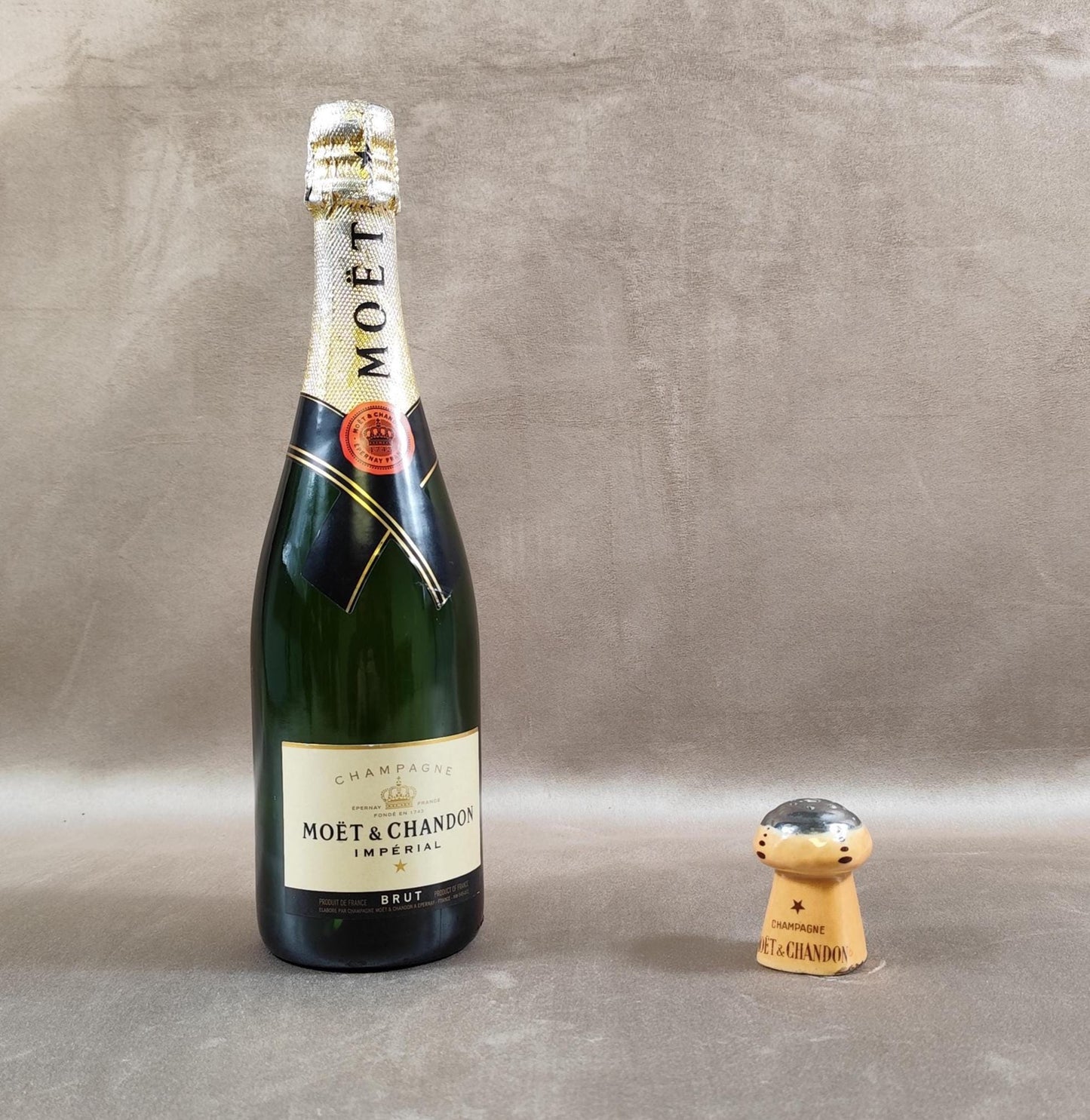 Salière Champagne Moët & Chandon en forme de bouchon Made in France Vintage 1980