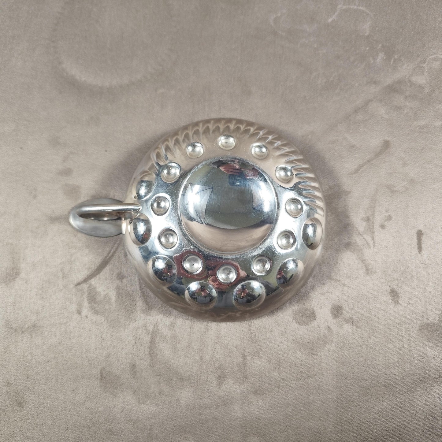 Tastevin en métal argenté avec Poinçon d'Orfèvre Made in France Vintage 1950