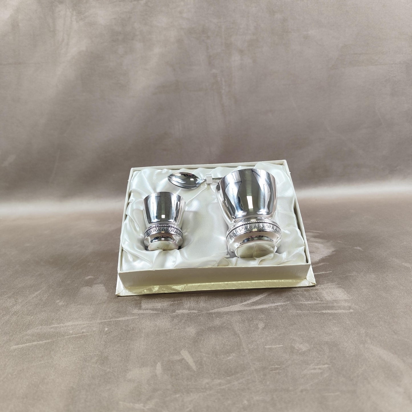 Ecrin coquetier timbale et cuillère Daniel Crégut en métal argenté Poinçon d'orfèvre Made in France Vintage 1900