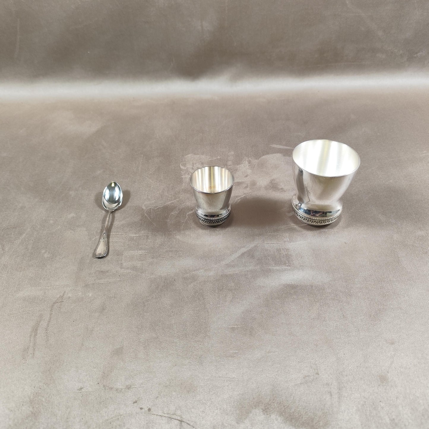 Ecrin coquetier timbale et cuillère Daniel Crégut en métal argenté Poinçon d'orfèvre Made in France Vintage 1900