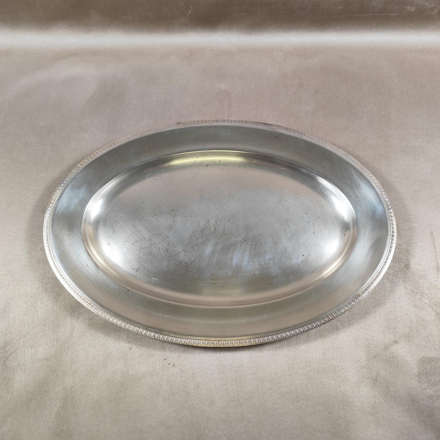 Plat Christofle en métal argenté ligne Malmaison avec poinçon d'orfèvre Made in France Vintage 1900