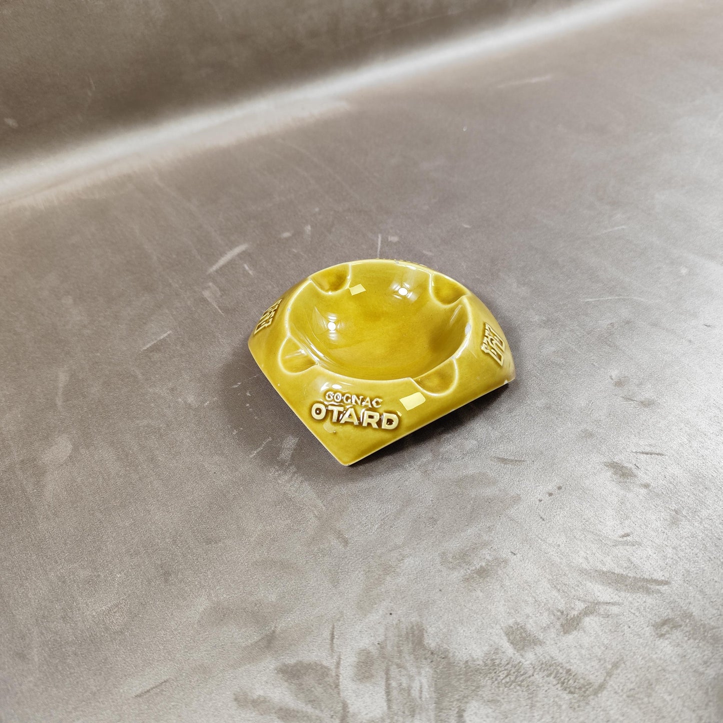 Cendrier Publicitaire Cognac OTARD en faience Made in France Vintage 1970