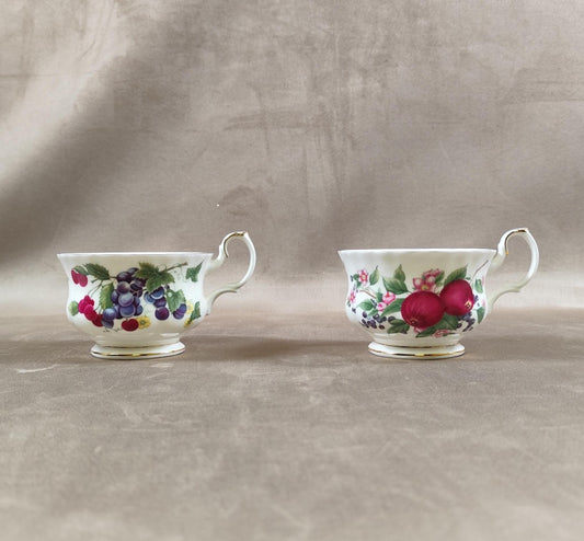 Lot de 2 tasses à thé Royal Albert à décor de pomme et de raisins  Made in England Vintage 1970