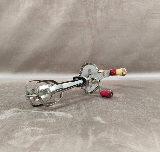 Batteur à œuf à manche en bois Made in France Vintage 1950