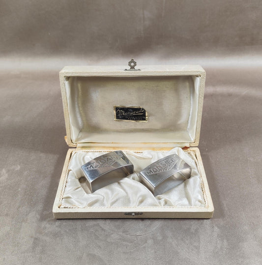 Lot de 2 ronds de serviettes en métal argenté Monsieur Madame par Menacado Made in France Vintage 1900