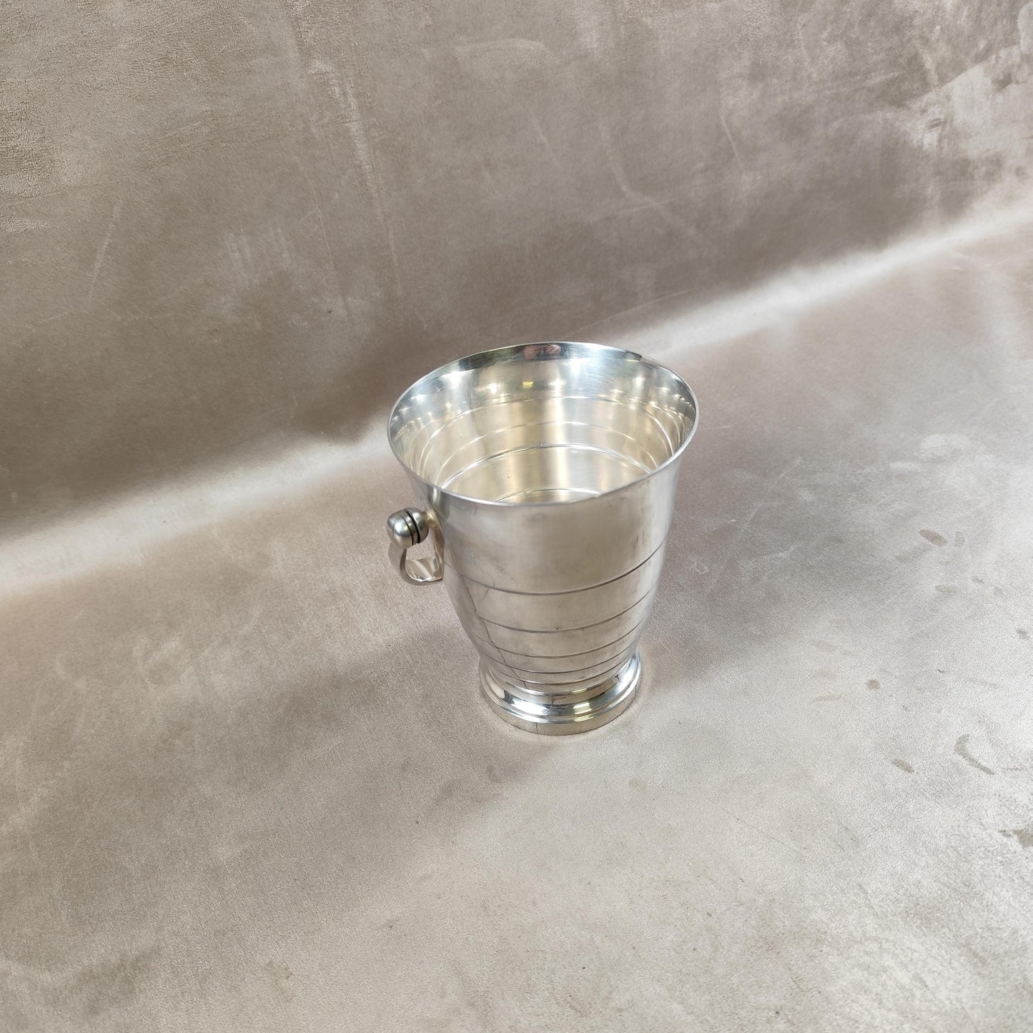 Seau à glaçon Art déco en métal argenté avec poinçon d'orfèvre Made in France Vintage 1950