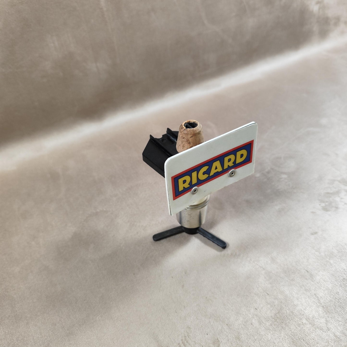 Distributeur de Bar pour Bouteille Ricard en plastique et métal Made in France Vintage 1980