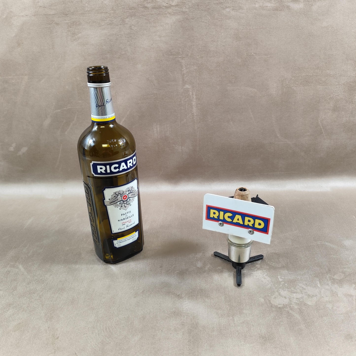 Distributeur de Bar pour Bouteille Ricard en plastique et métal Made in France Vintage 1980