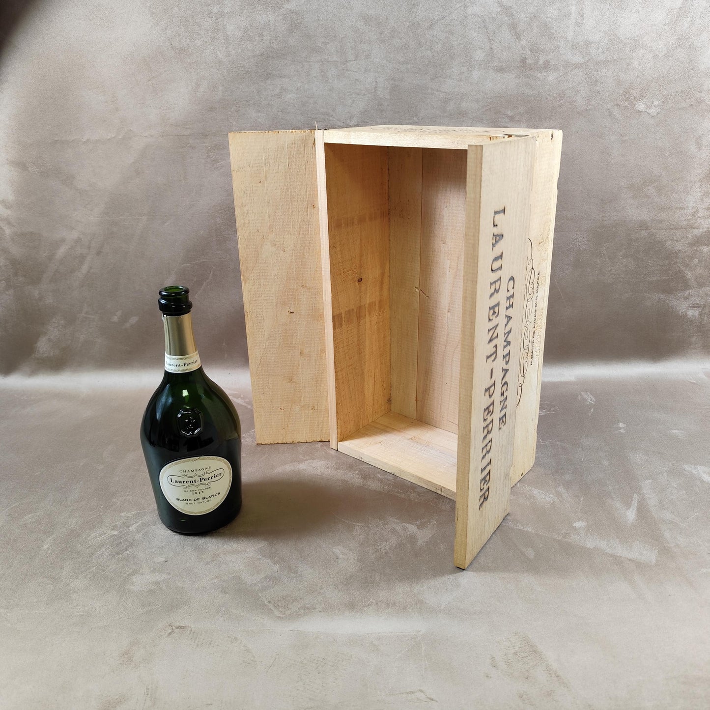 Caisse en Bois pour Bouteilles de Champagne Laurent Perrier Made in France Vintage 1980