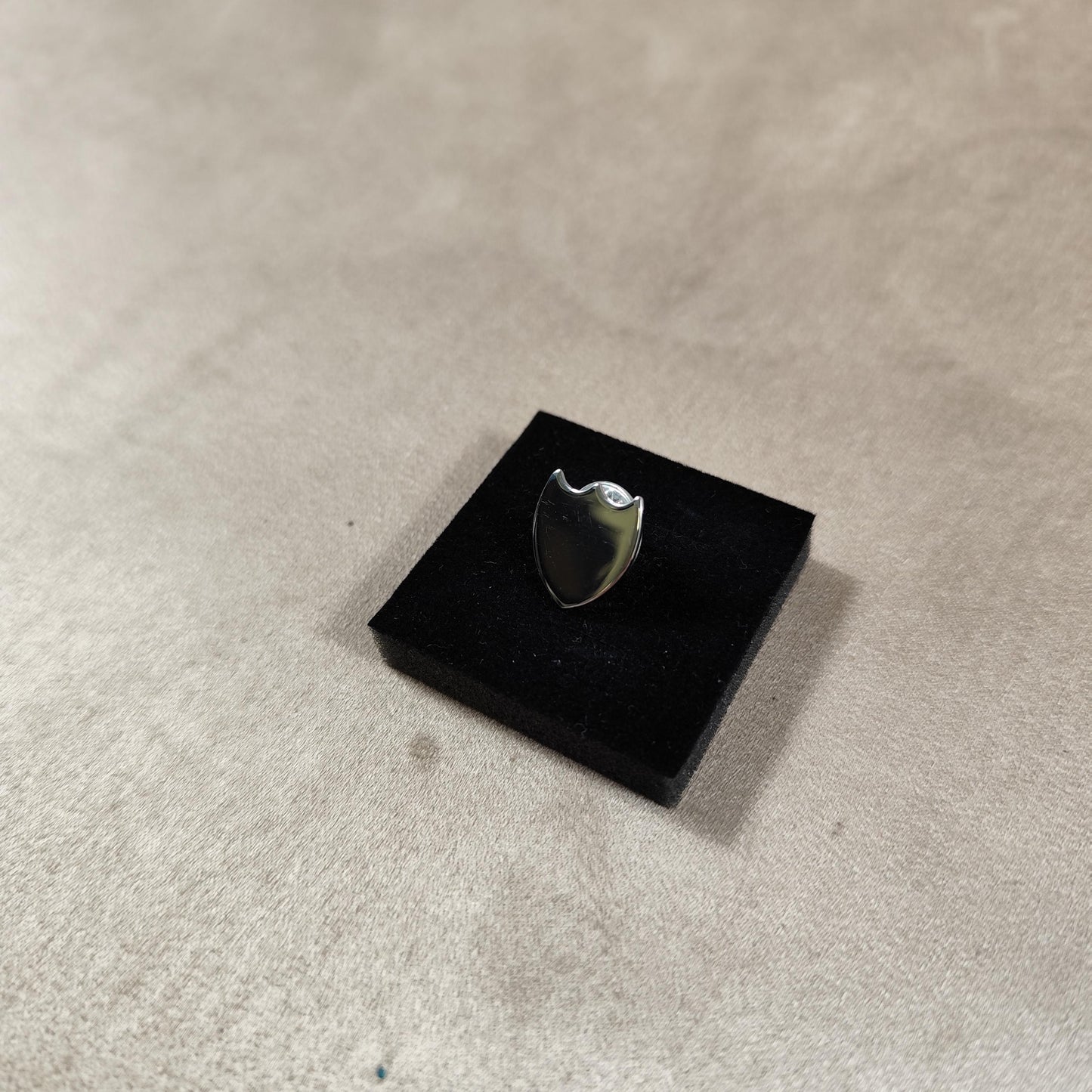 Pin's en Métal Champagne Dom Pérignon Made in France Vintage 1980