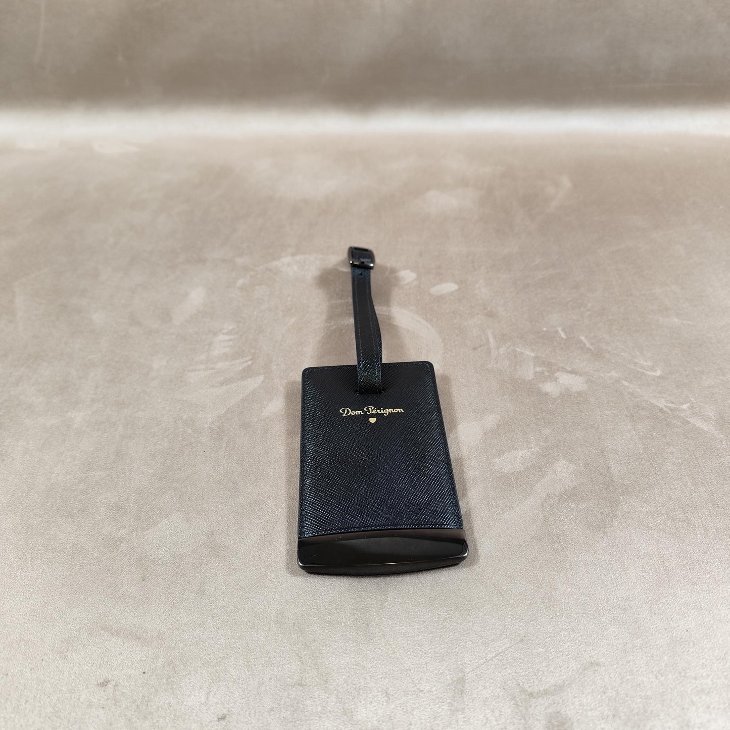 Etiquette à bagage en cuir Champagne Dom Perignon Made in France Vintage 1990