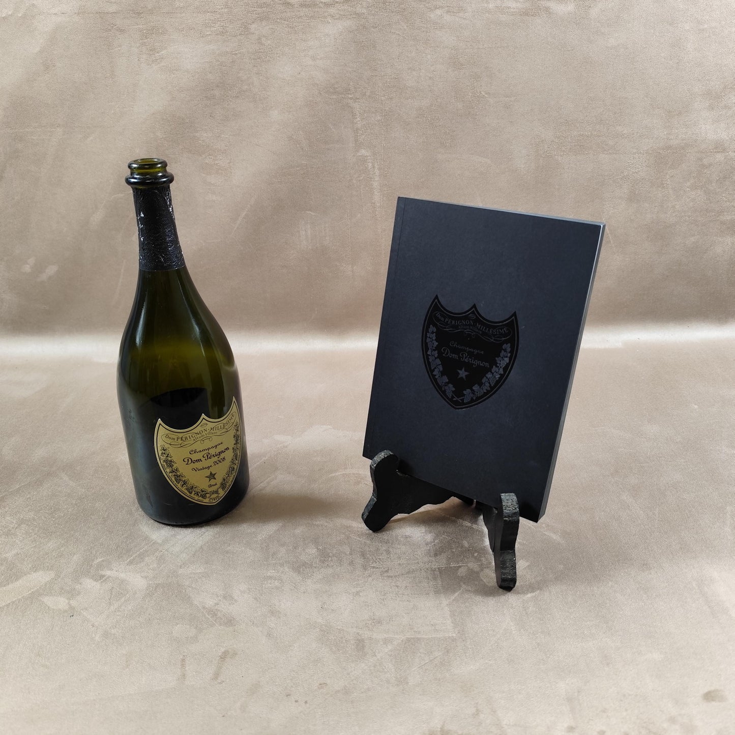 RARE Champagne Dom Perignon Carnet noir Made in France Vintage 1990