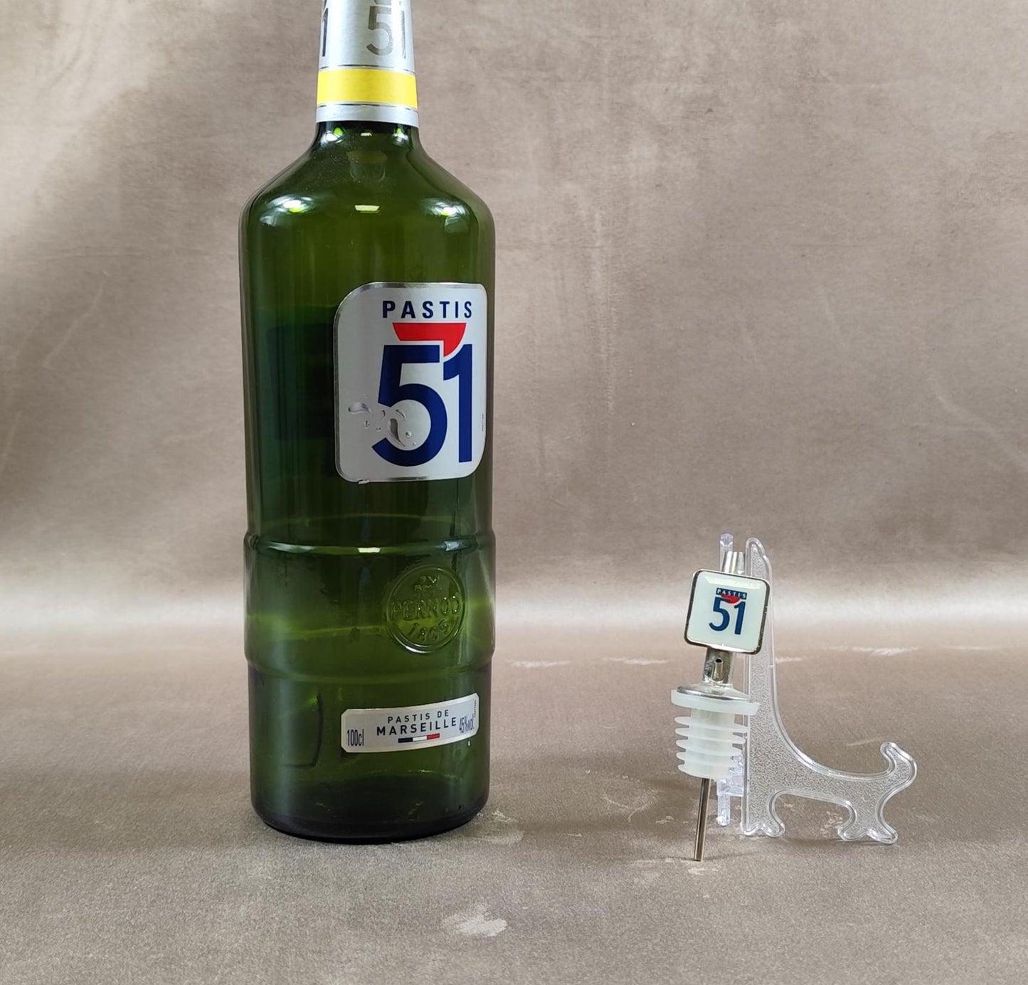 Bouchon de bouteille Pastis 51 en plastique et métal Made in France Vintage 1980
