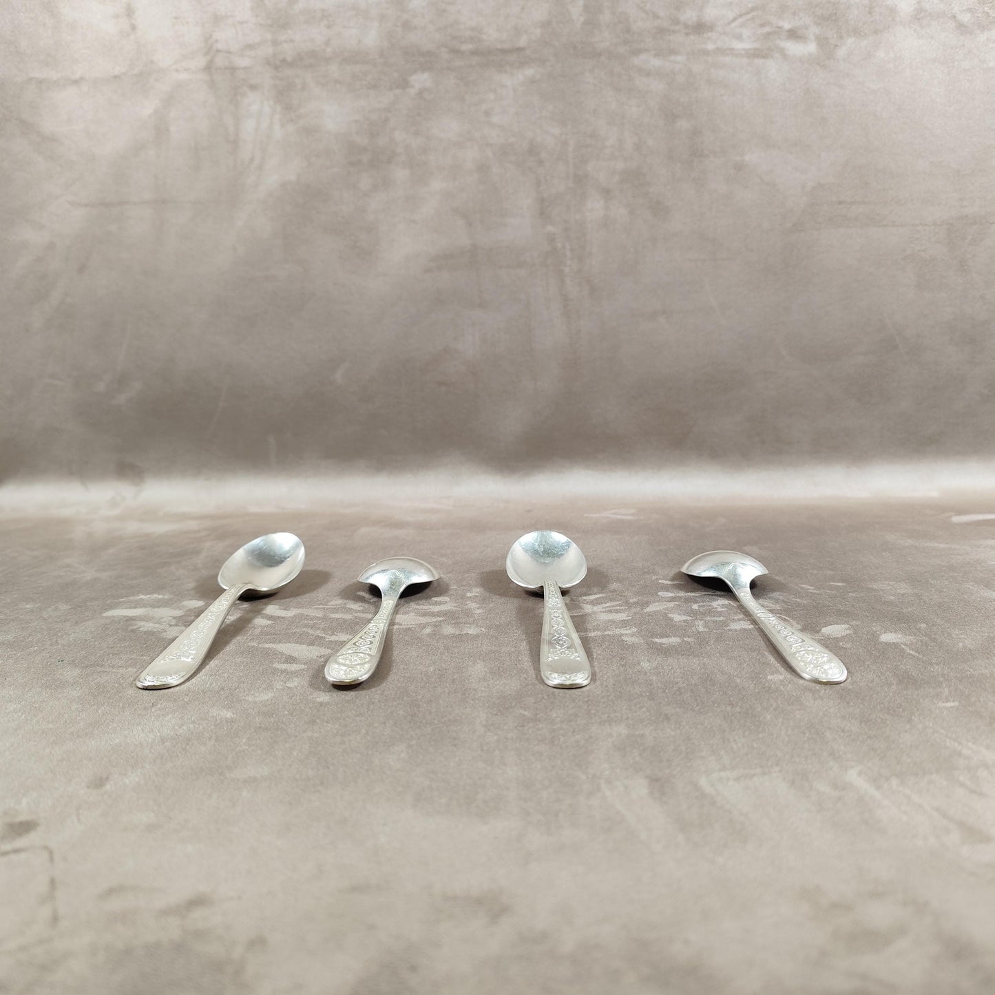 Lot de 4 grandes cuillères Christofle en métal argenté Modèle ancien 20 cm